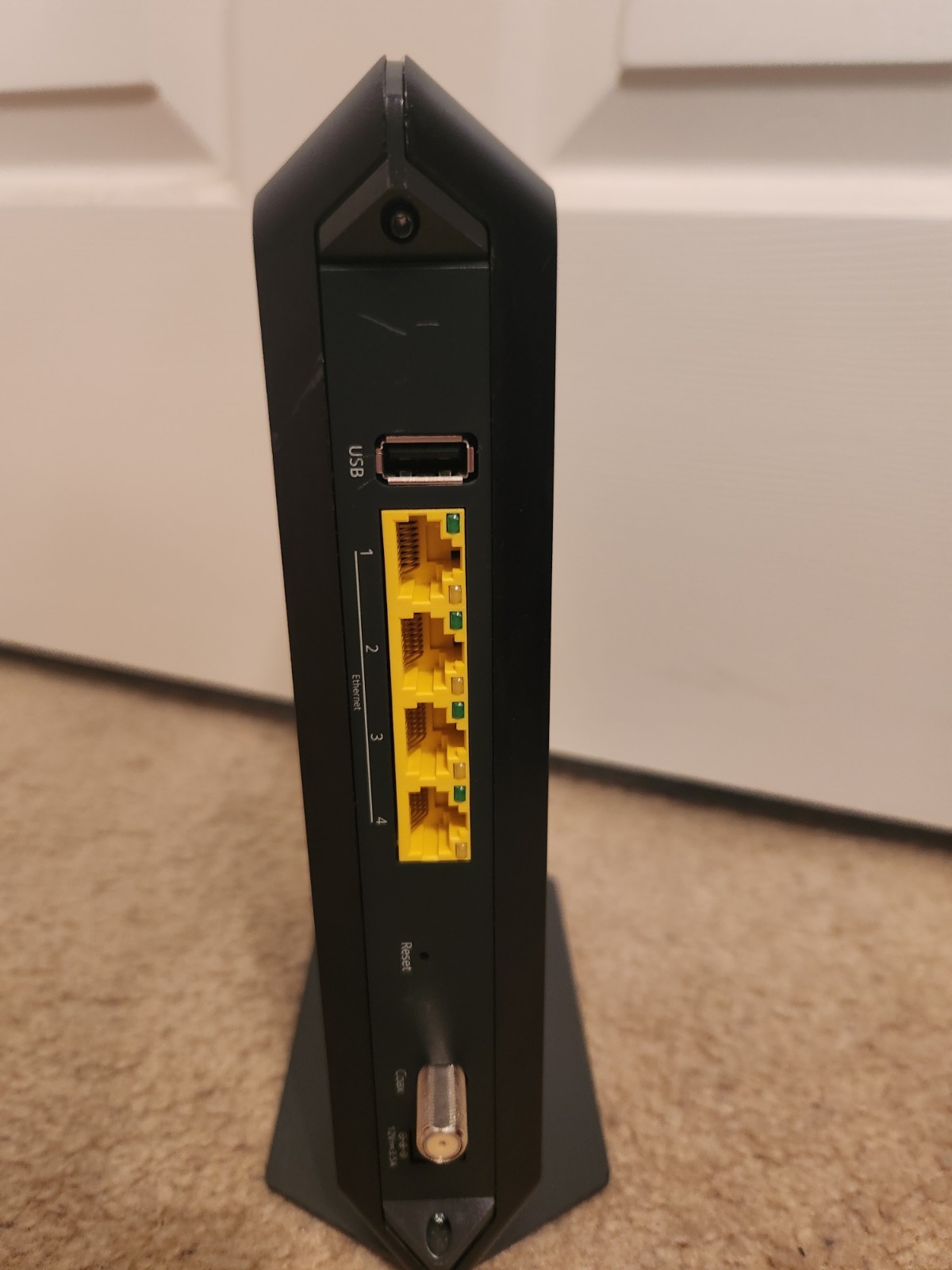 Netgear Nighthawk AC1900 WiFi Cable Modem Router