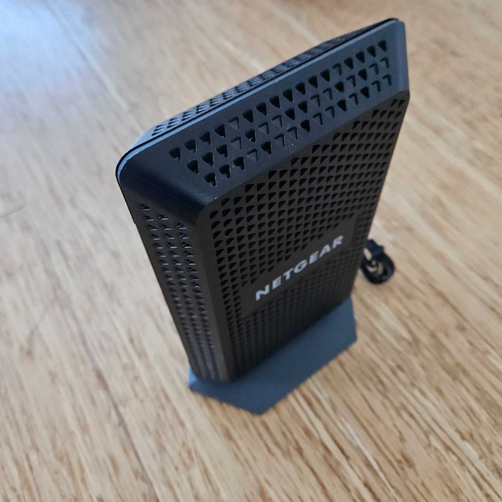 Netgear CM600 High Speed Cable Modem 24×8 DOCSIS 3.0 for Xfinity, Spectrum, Cox