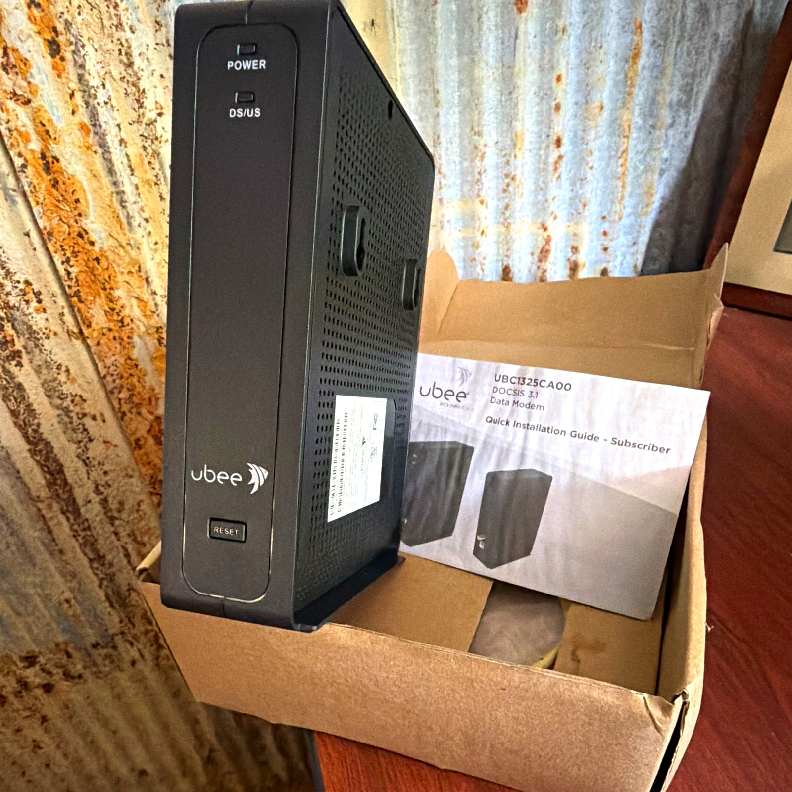 Ubee UBC1325 DOCSIS 3.1 Cable Modem 1Gbps 2-Port Spectrum Black