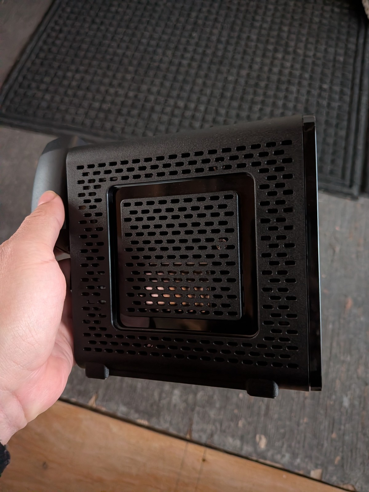 ARRIS Touchstone CM8200
