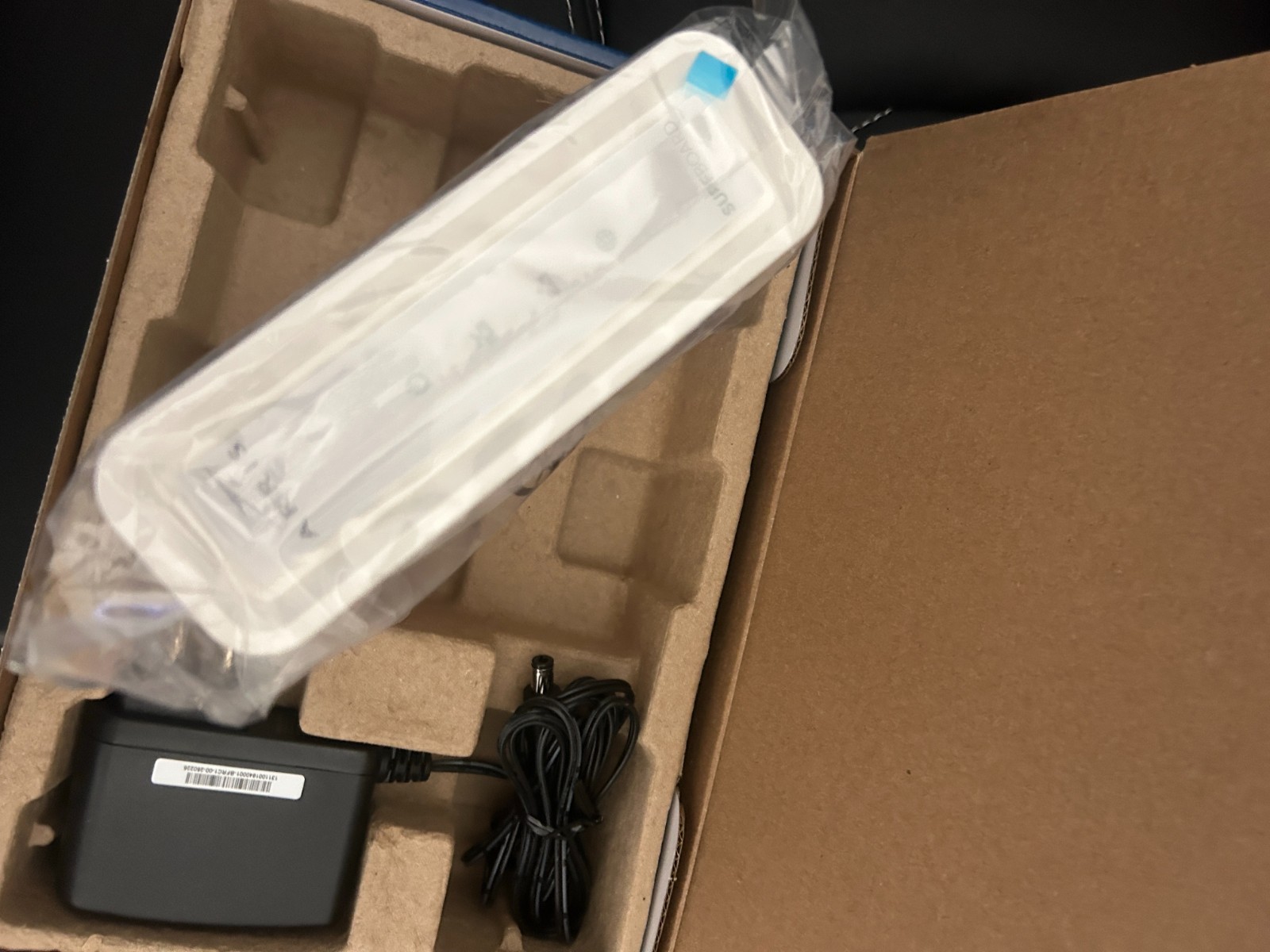 ARRIS SURFboard SB8200 DOCSIS 3.1 10 Gbps Cable Modem