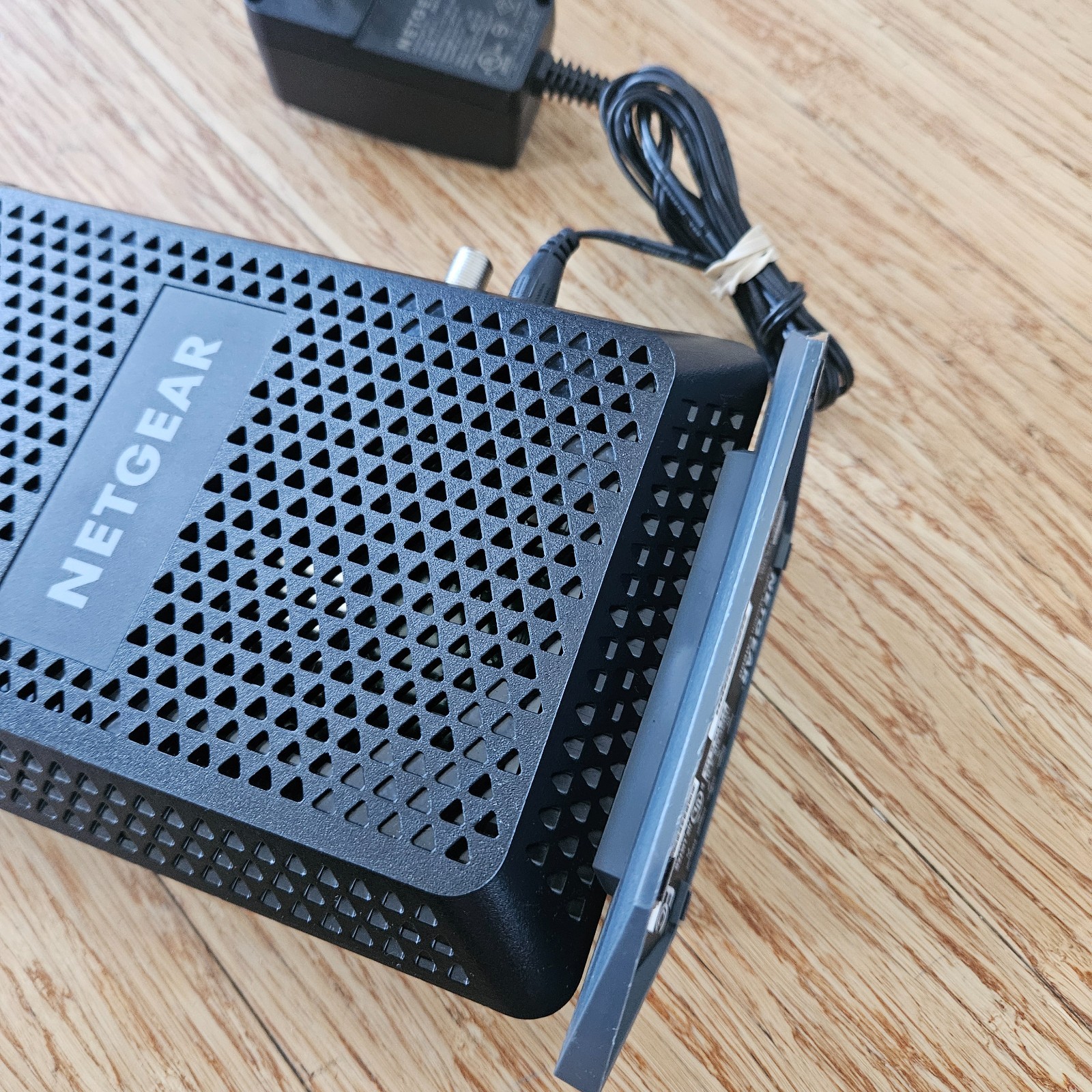 Netgear CM600 High Speed Cable Modem 24×8 DOCSIS 3.0 for Xfinity, Spectrum, Cox