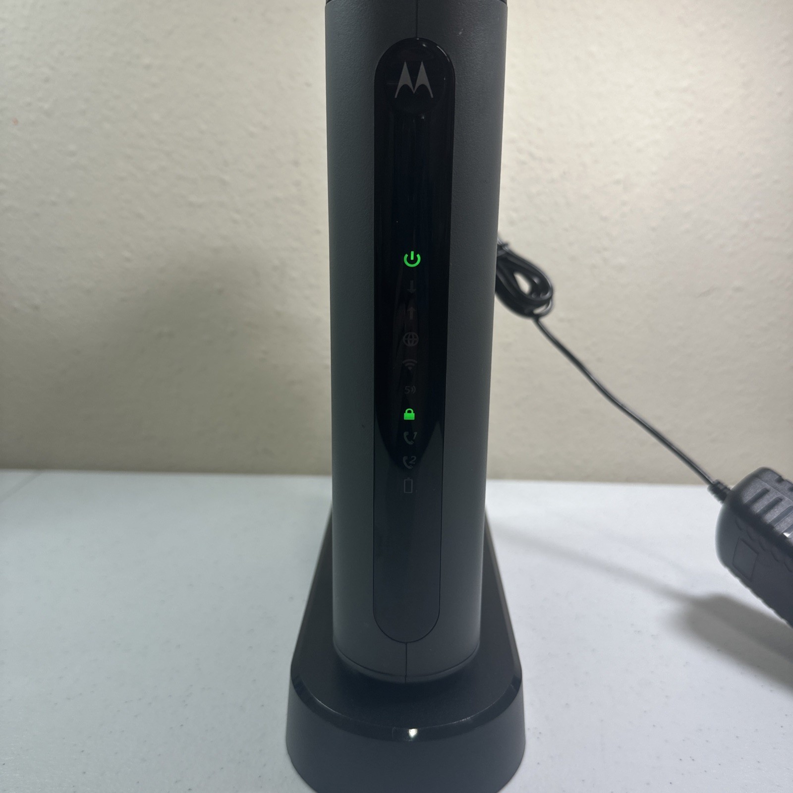 Motorola MT7711 24X8 Cable Modem Plus Router With Voice DOCSIS 3.0 AC1900