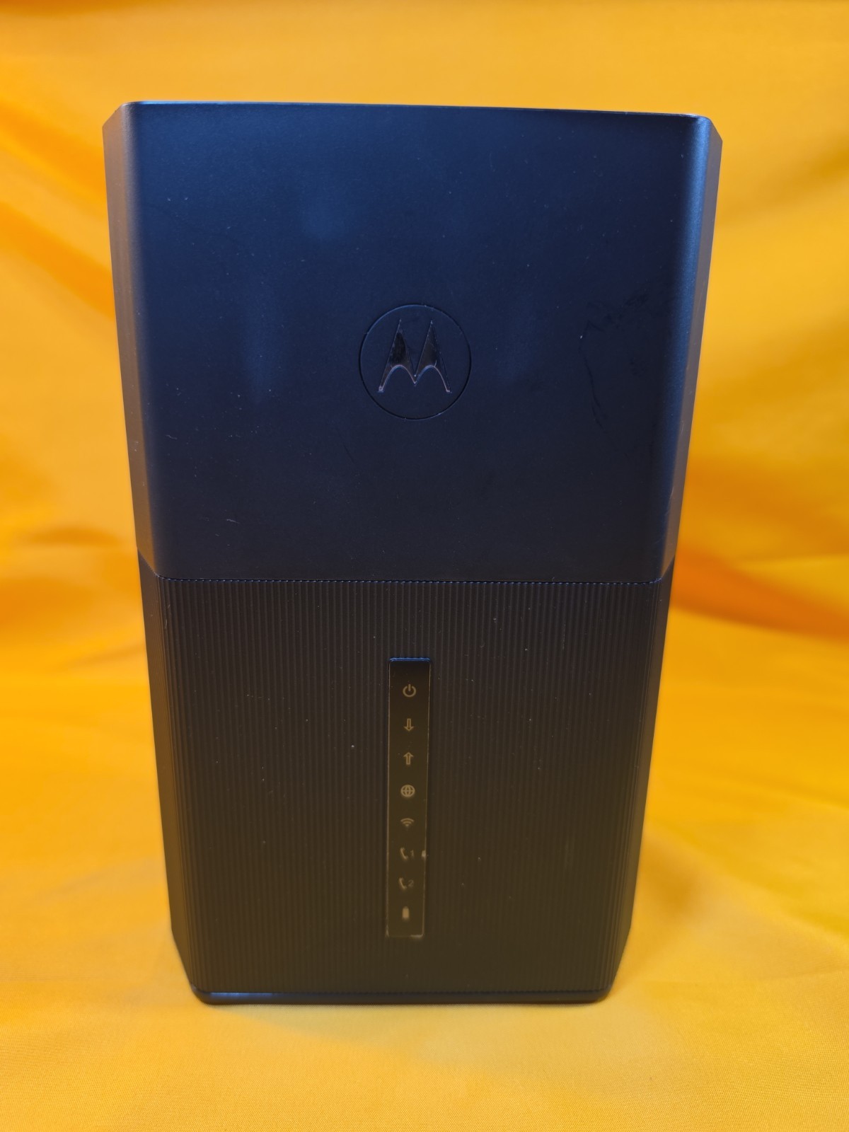Motorola MT8733 DOCSIS 3.1 Cable Modem AX6000 WiFi 6 Router No Power Adapter