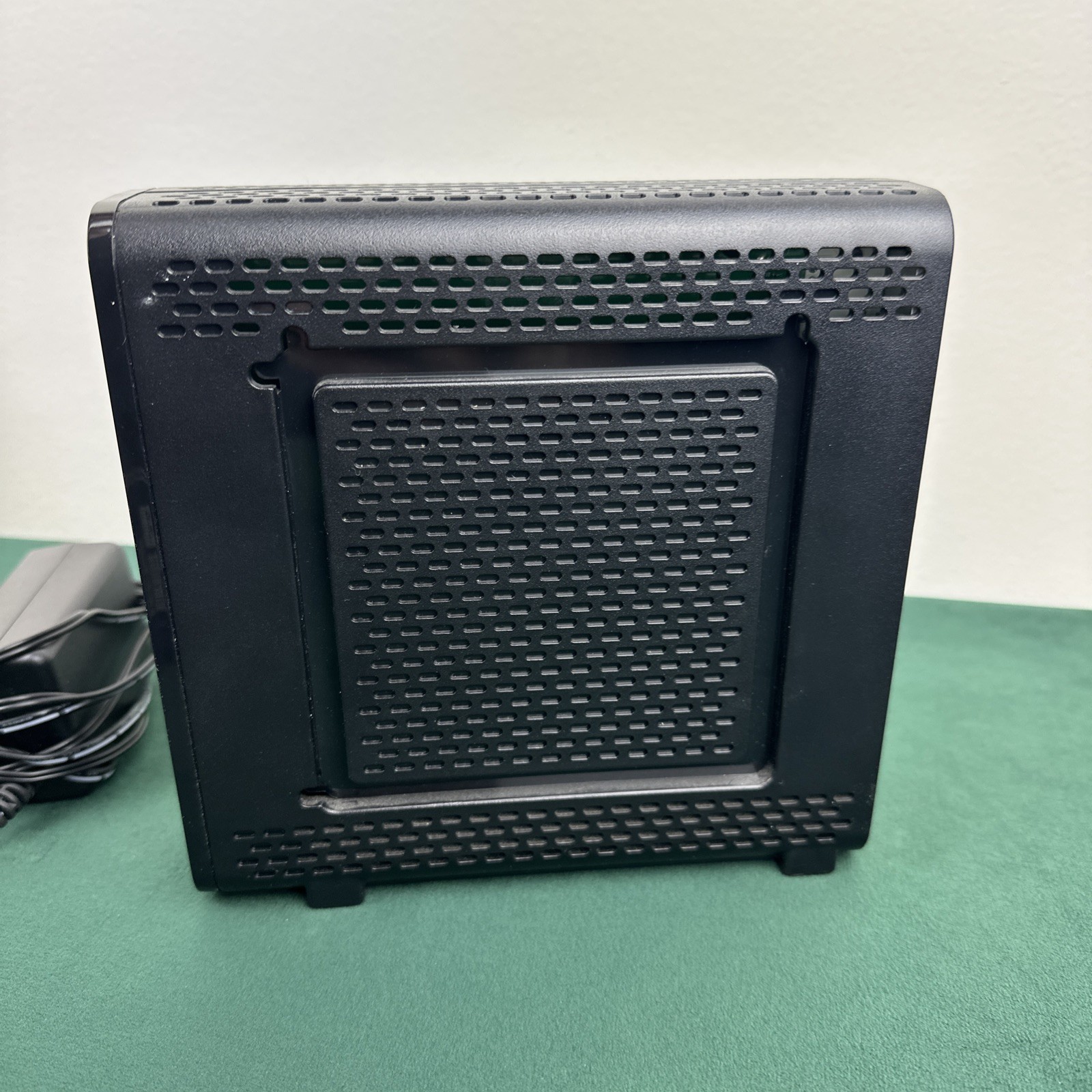 Motorola ARRIS SURFboard SBG6580 DOCSIS 3.0 Cable Modem Wi-Fi Router N300