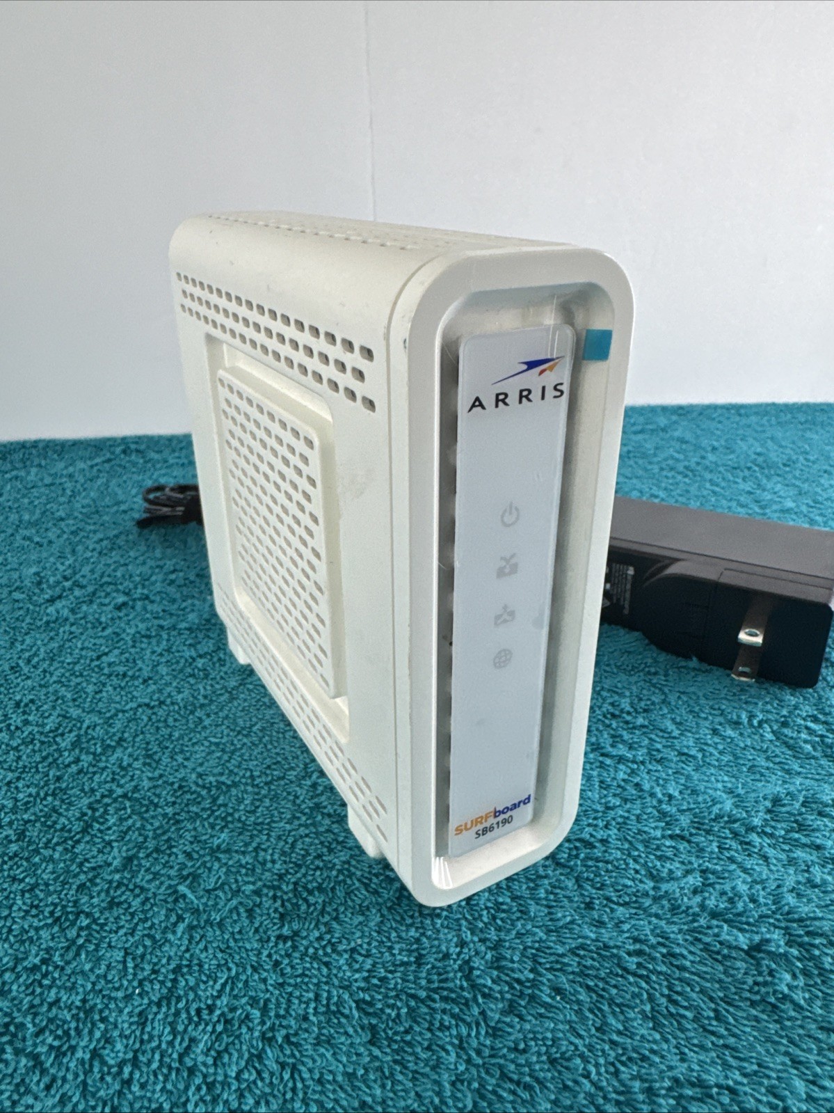 ARRIS SURFboard SB6190 DOCSIS 3.0 Cable Modem Intel Inside White – Ships Free