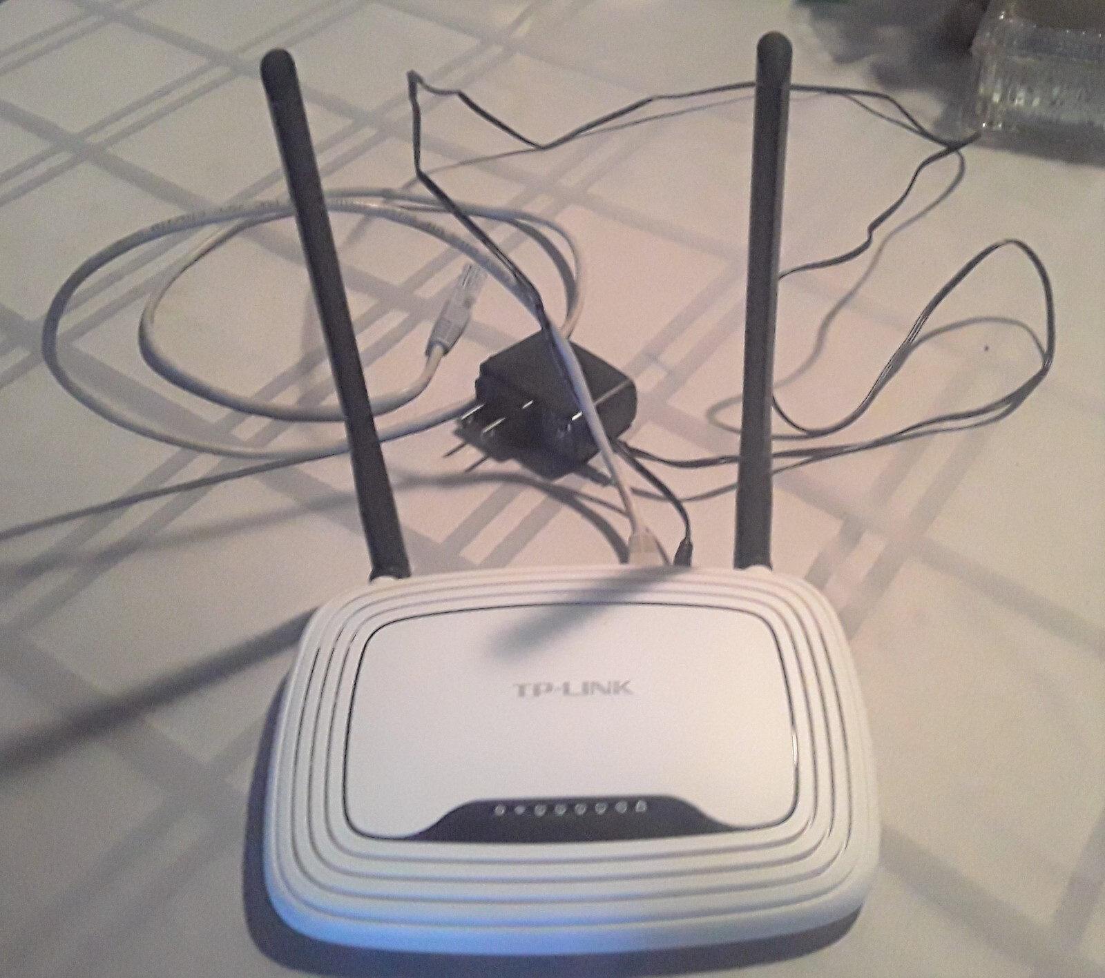 Arris Surfboard Cable Modem SB6121 AND TP-Link 300 Mbps Wireless Router