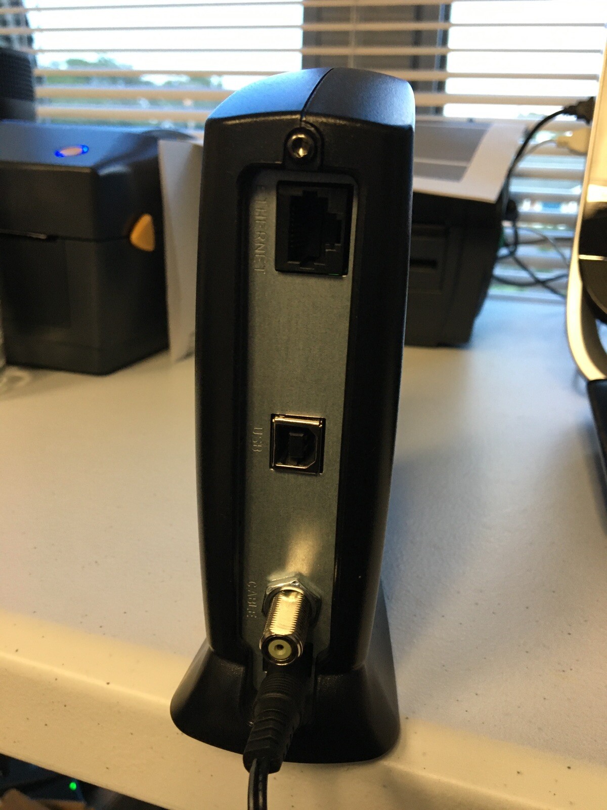 Motorola SURFboard SB5101U (567005-005-00) 38.91 Mbps Cable Modem. Open box