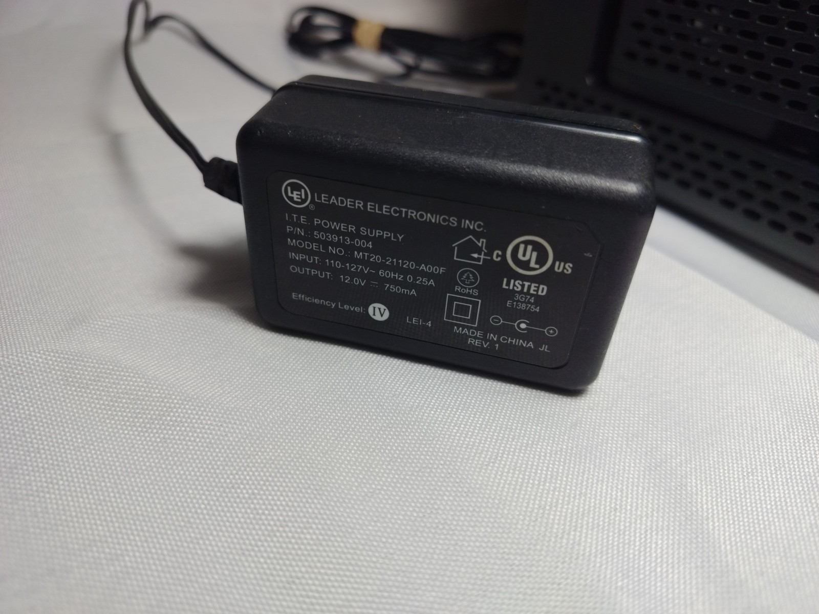 Motorola ARRIS SURFboard SBG6580 3.0 Cable Modem Wi-Fi Router w/Adapter Plug