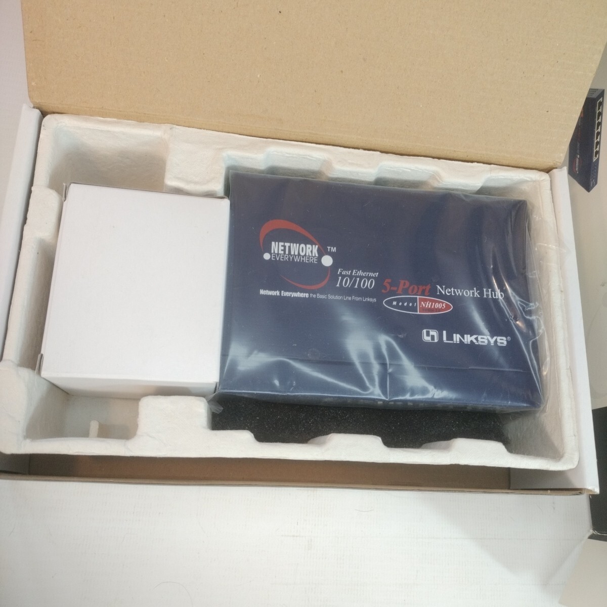 Modem LINKSYS Fast ethernet 10/100 NH1005/NH1005 RQAUS1 5 Port Hub.