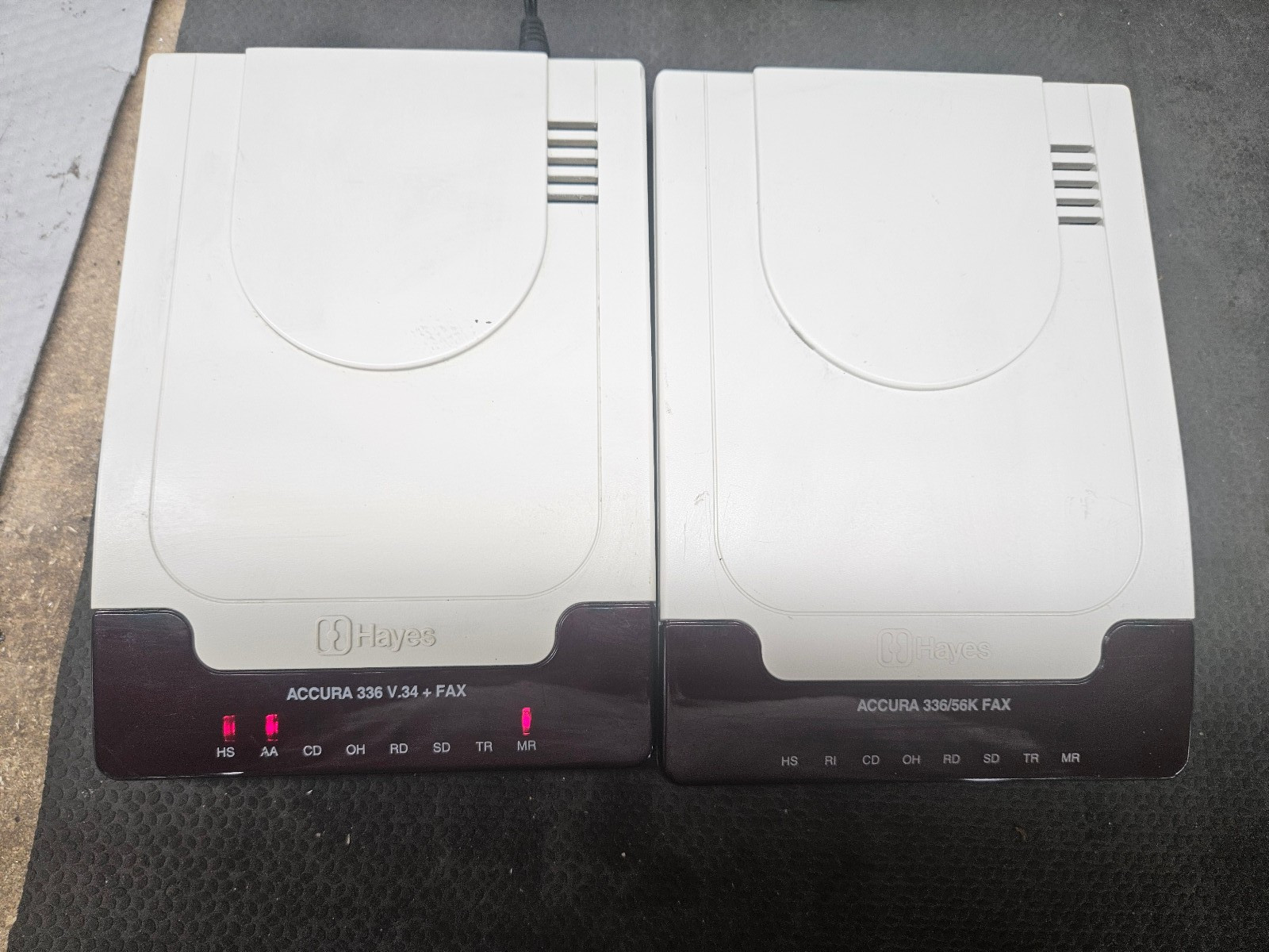 HAYES ACCURA 336 FAX MODEM ACCURA 336 V.34 + FAX (2 versions)
