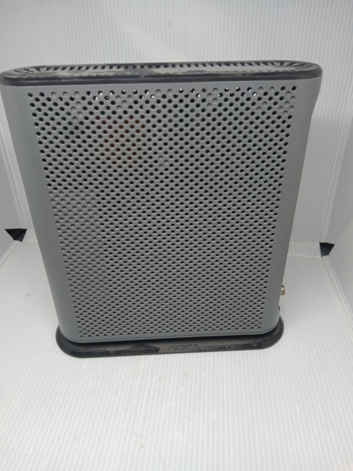 Motorola MG7700 AC1900 Dual-Band DOCSIS 3.0 Cable Modem WiFi Router Tested