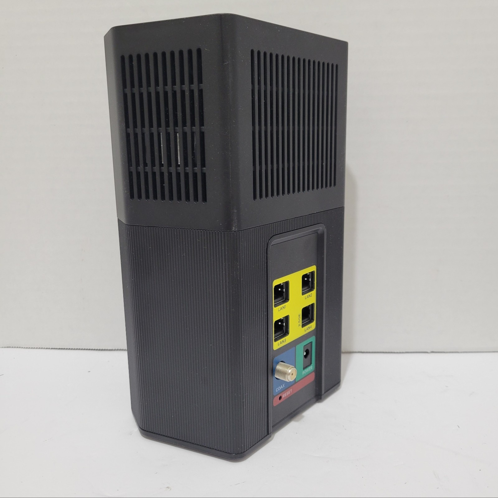 MOTOROLA MG8725 DOCSIS 3.1 AX6000 WIFI 6 MULIT-GIG 2 IN 1 CABLE MODEM ROUTER