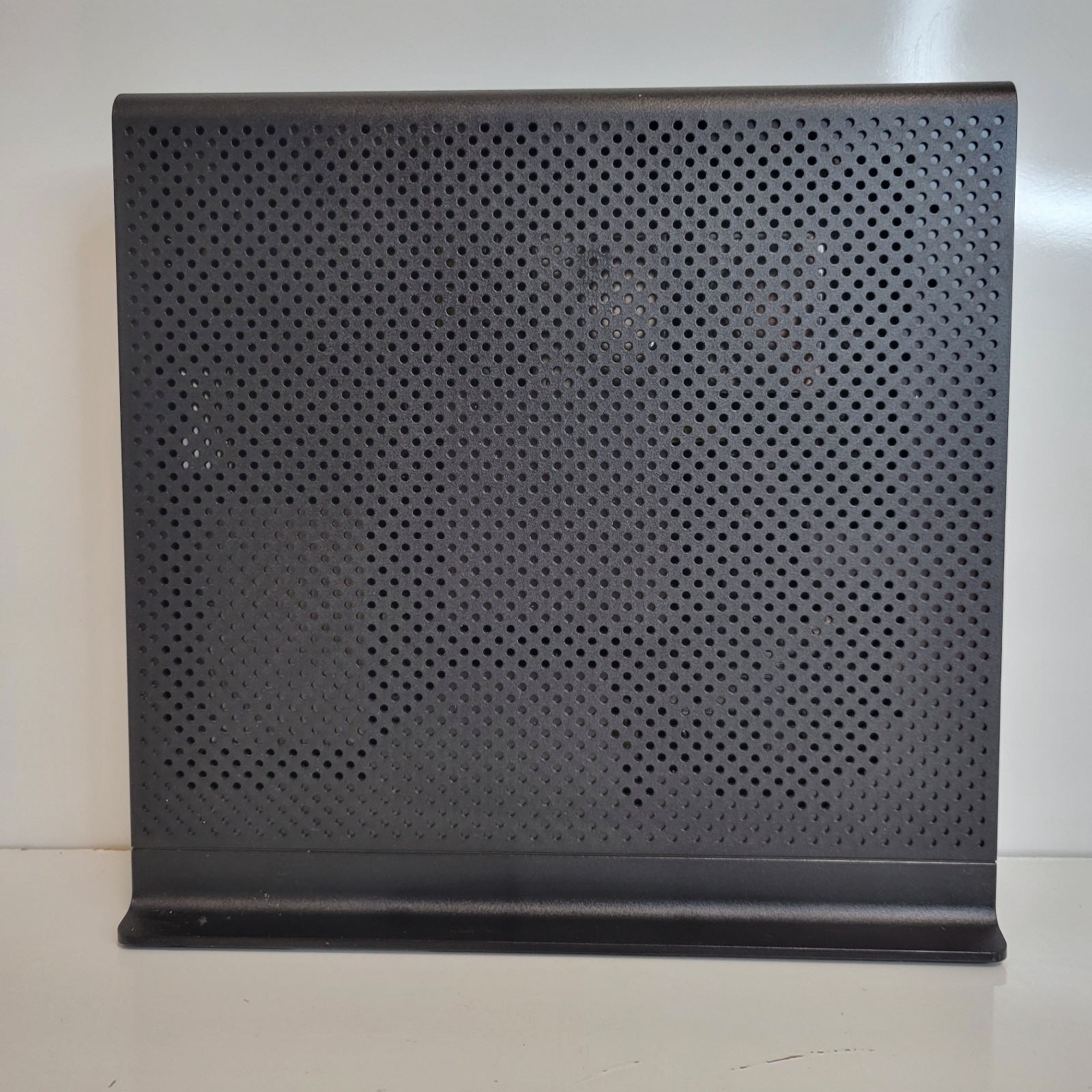 Arris Panoramic TG1682G Dual-Band WiFi Cable Modem