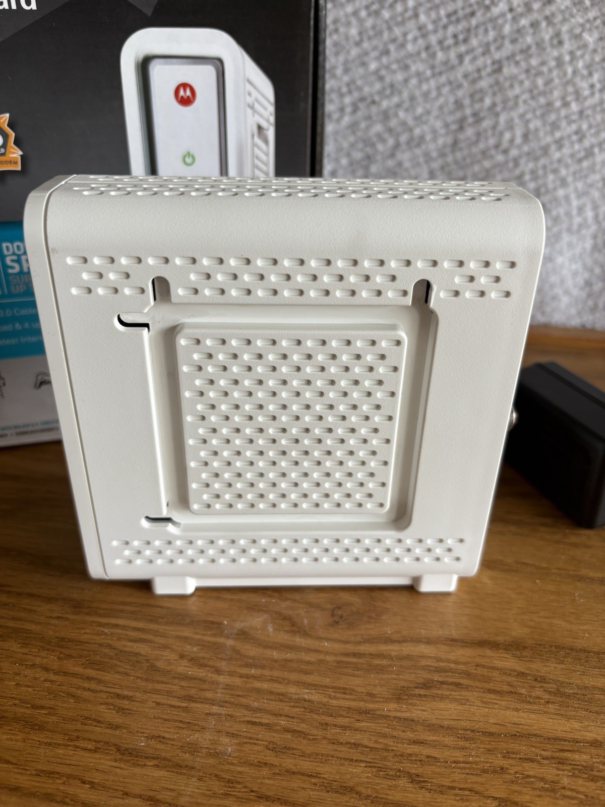 Motorola (ARRIS) SURFboard SB6141 Docsis 3.0 Cable Modem