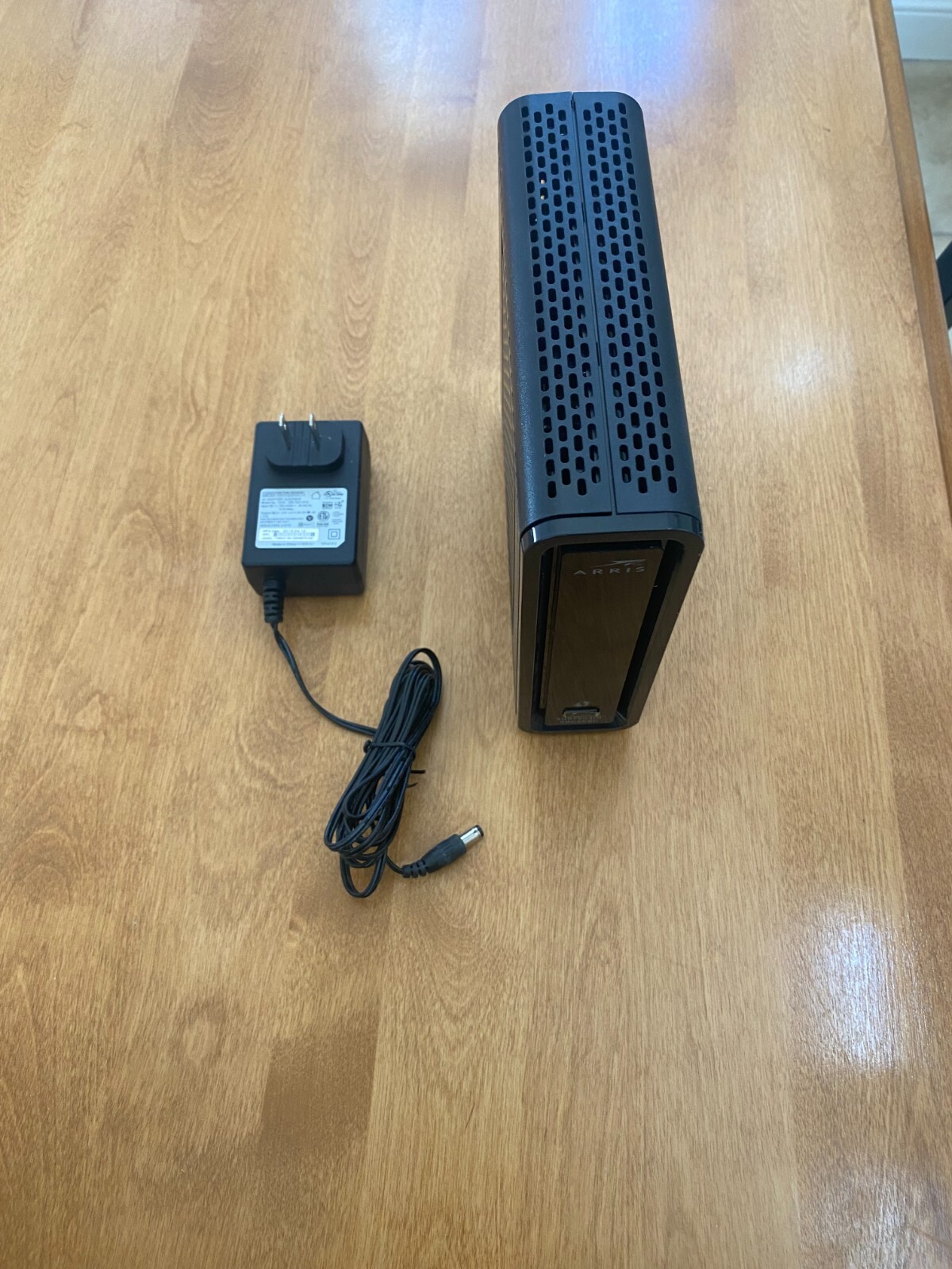 MOTOROLLA ARRIS SURFBOARD MODEM AND WIFI ROUTER MODEL SBG6580 N300 DUAL BAND