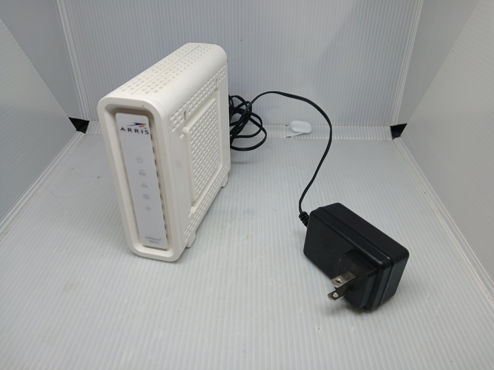 ARRIS SB6141 White Surfboard DOCSIS 3.0 Cable Modem With Power Cable Tested