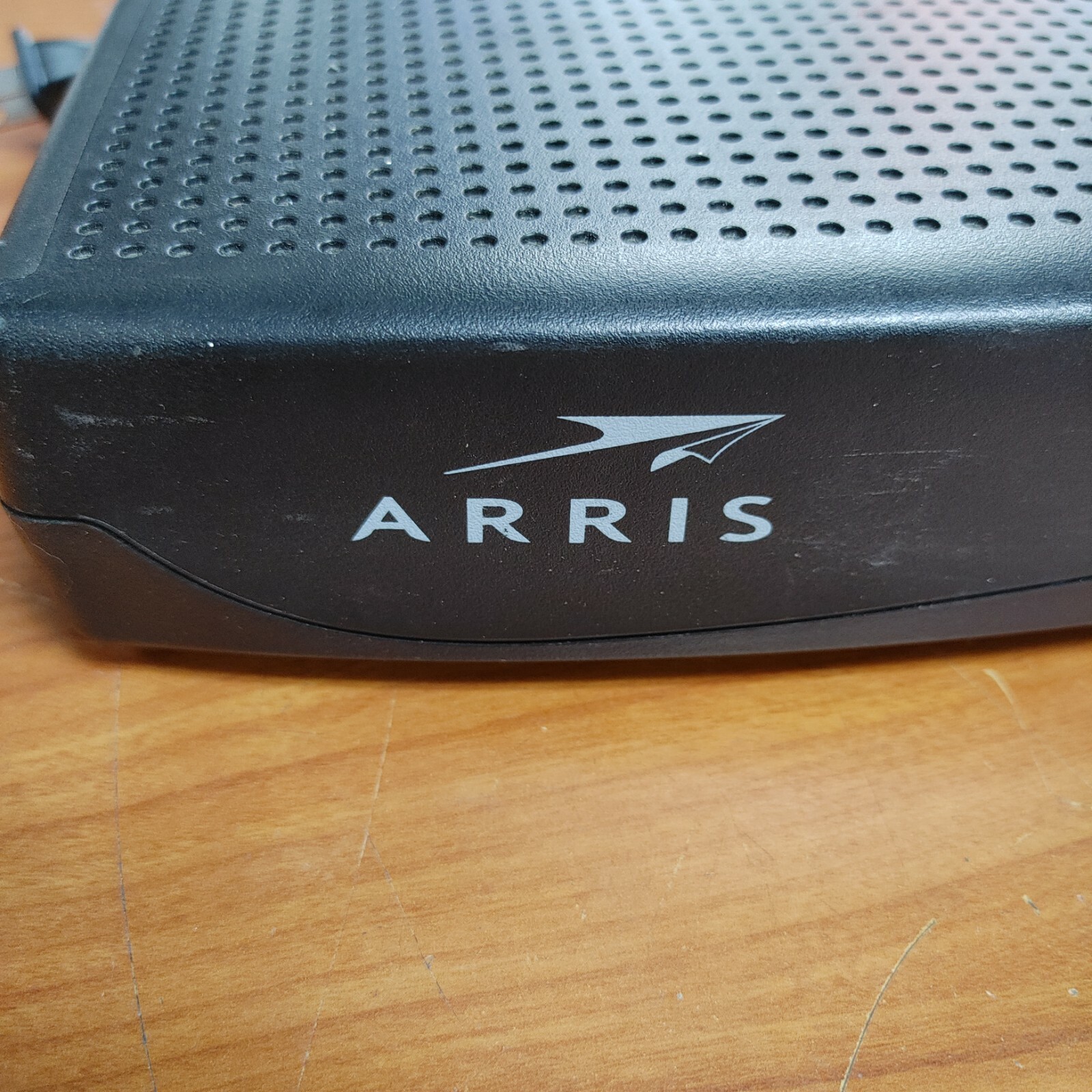 ARRIS Cable Modem (TM722G) Docis 3.0 FOR PARTS