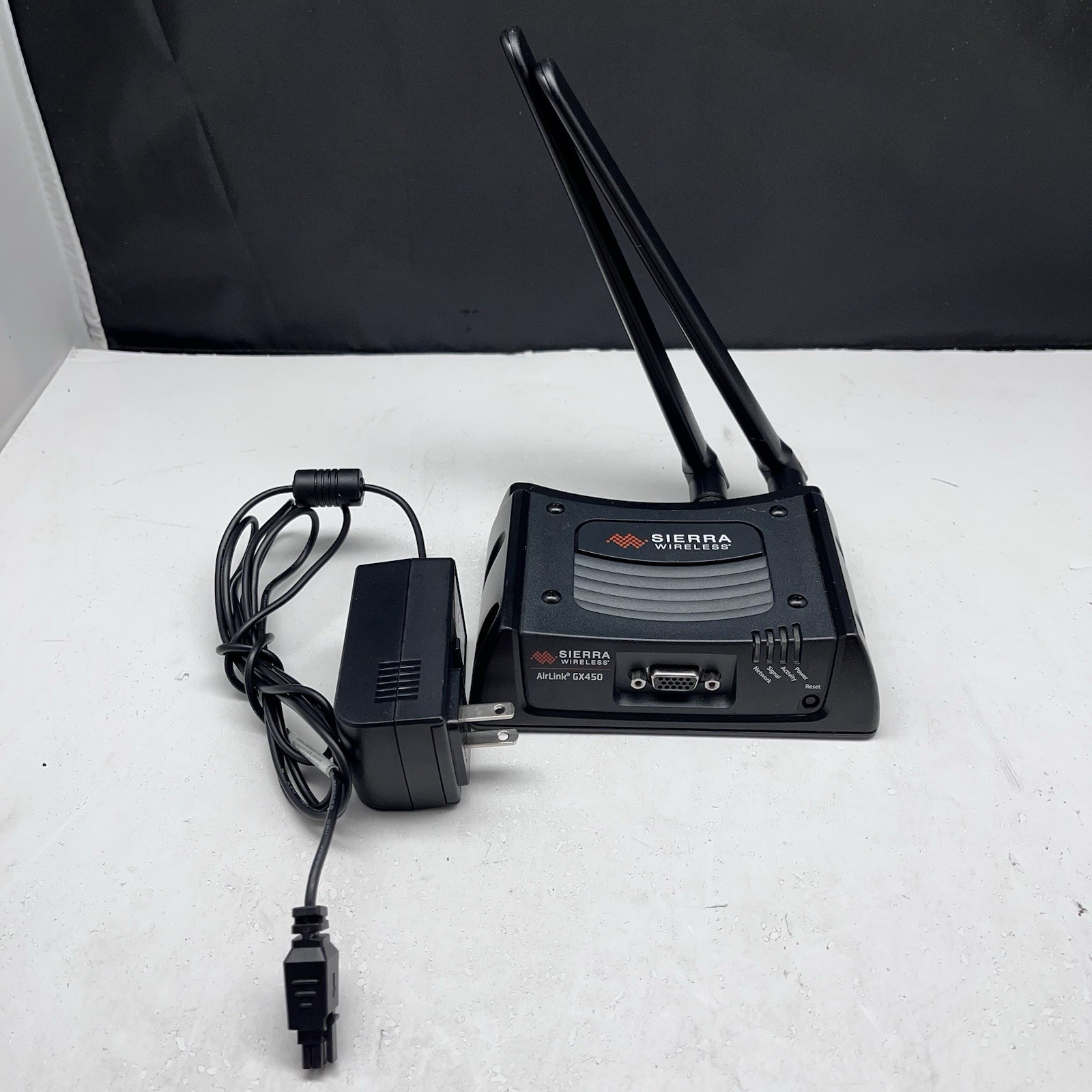 Sierra Wireless Airlink GX450 Gateway Modem W/Antenna & Power Cable Sold As Is
