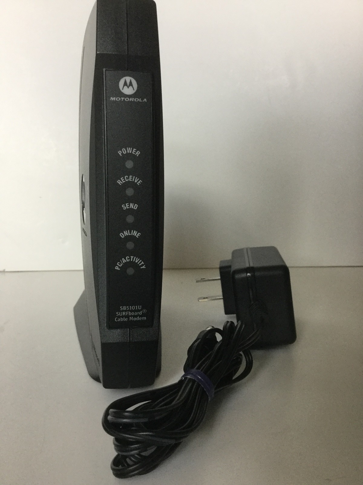 Motorola SB5101U SURFBoard Cable Modem with AC Adapter EUC