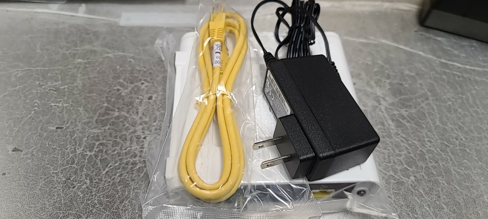 A lot of 10 pcs ARRIS Surfboard SB6190 – 32×8 Docsis 3.0 Cable Modem – White