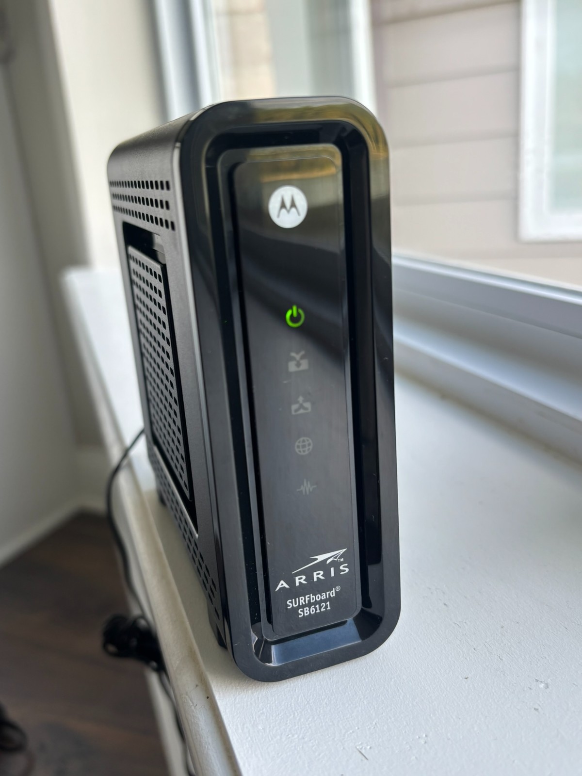 Motorola Arris SURFboard SB6121 DOCSIS 3.0 Modem w/ Box, Power Adapter, Cable