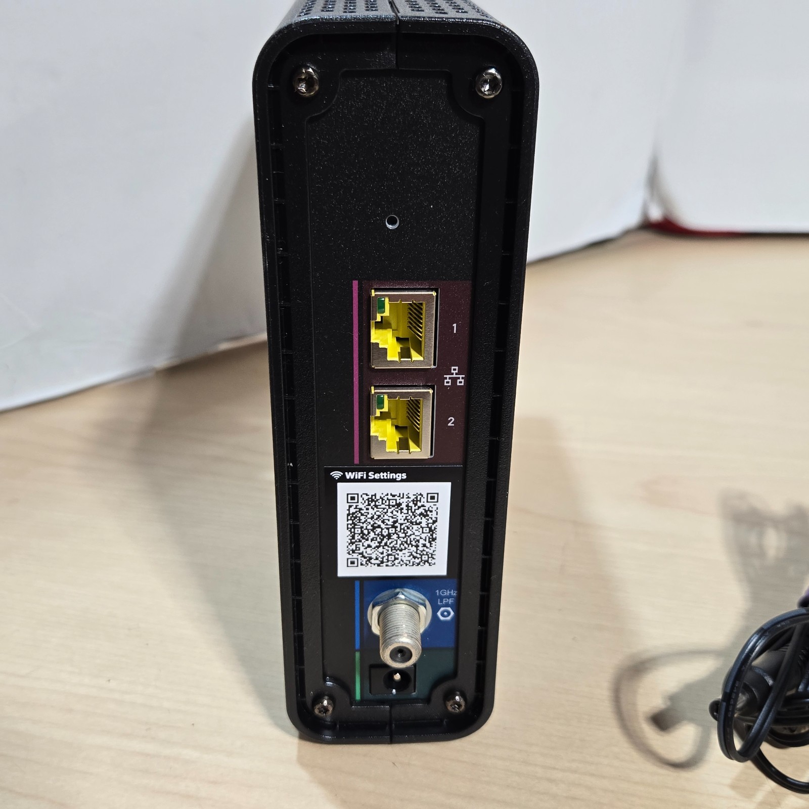 ARRIS SBG10 SURFboard AC1600 Dual-Band Cable Modem Router – Black