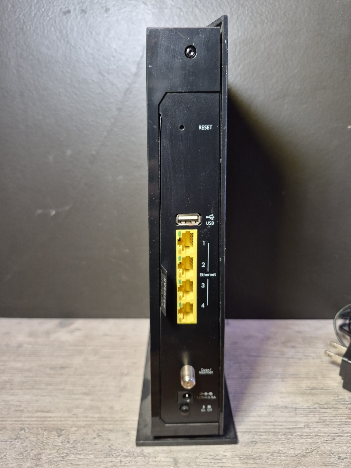 NETGEAR C6300 AC1750 DOCSIS 3.0 Cable Modem and WiFi Router Used Working