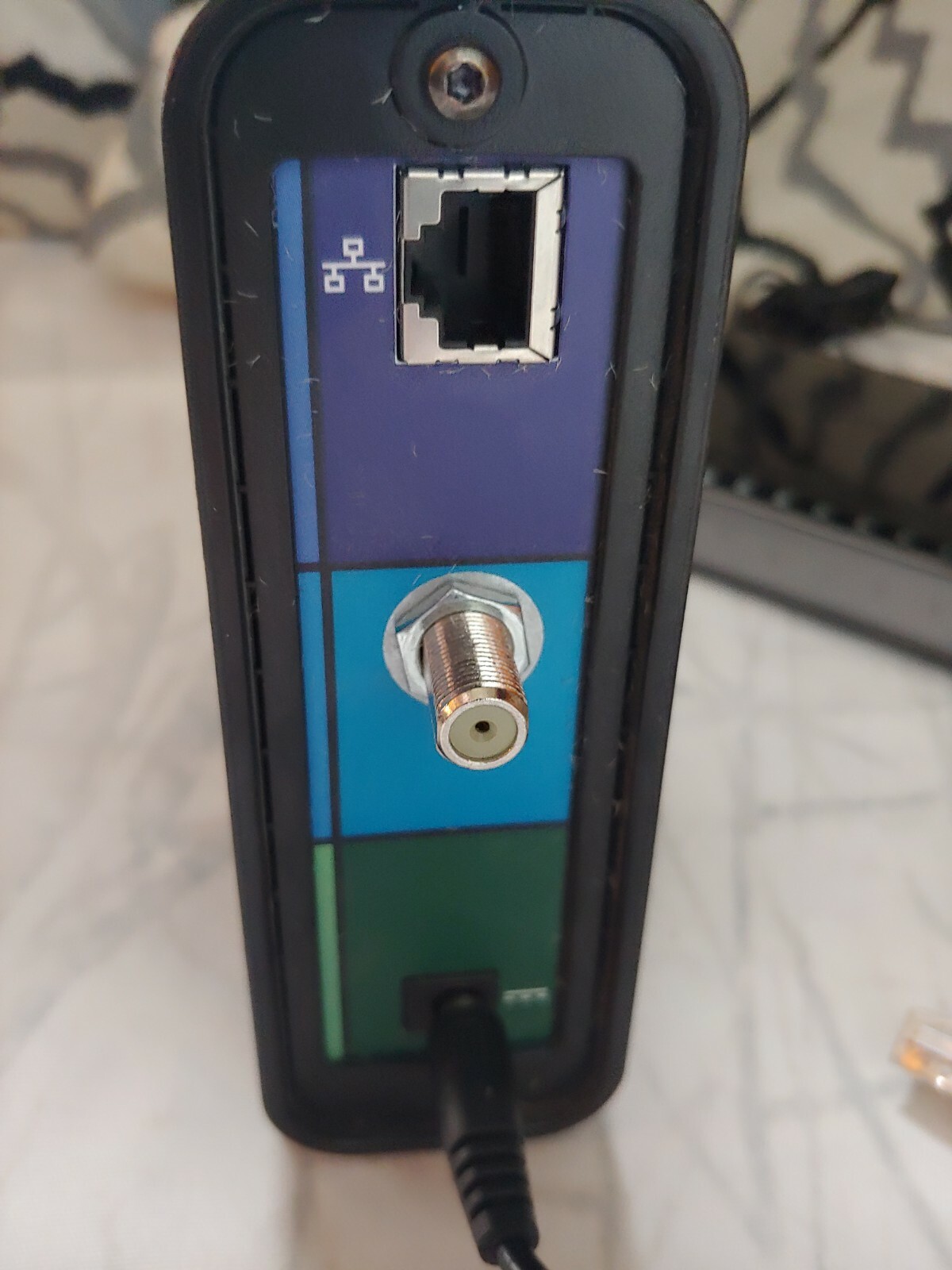 Motorola SURFboard SB6121 (575319-019-00) 172 Mbps Cable Modem