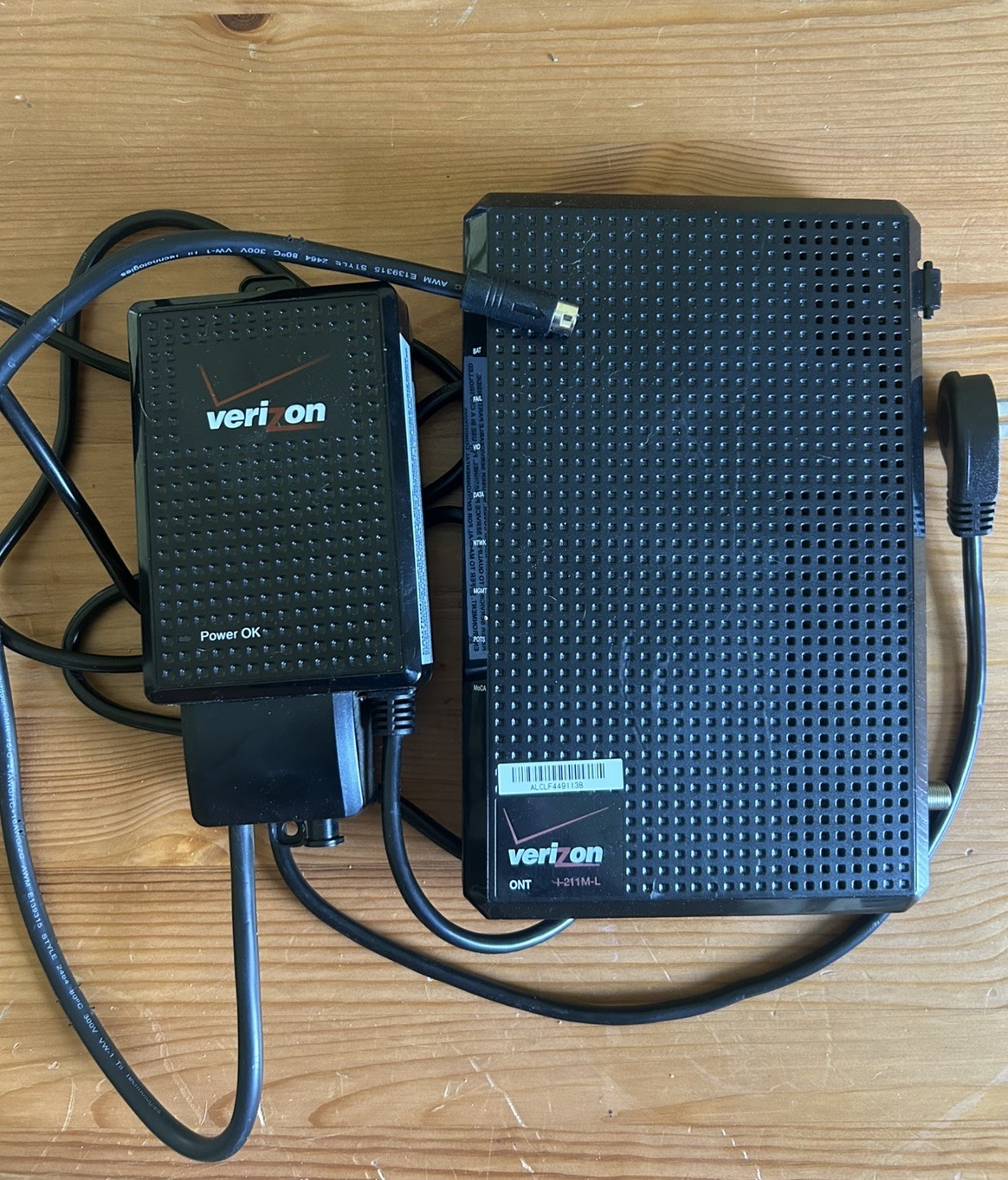 Verizon FIOS Optical Network Terminal G-211M-C Modem & Power Supply