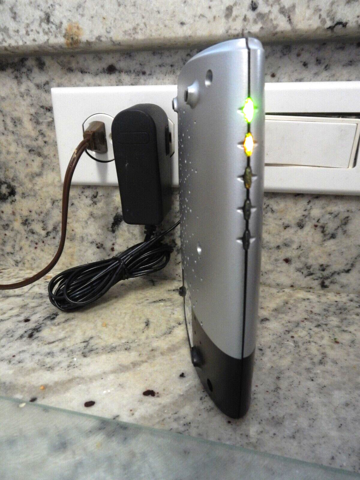 DLink DCM-202 BCM202ABB.A1 2.00.03D1.02 Ethernet Modem + ** NEW POWER CORD **