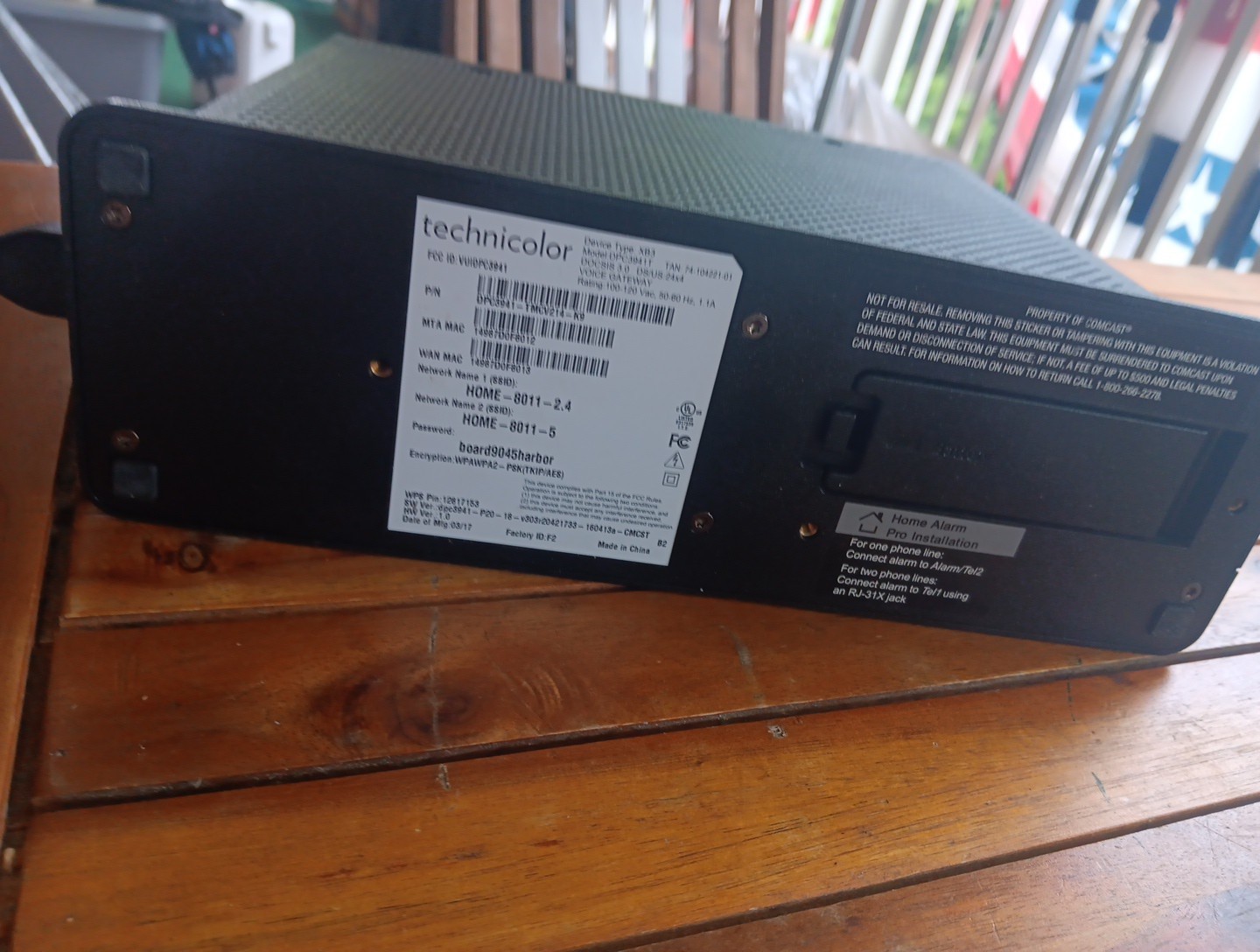 Xfinity Technicolor XB3 Wireless Gateway (Model DPC3941T) – DOCSIS 3.0 + Cables