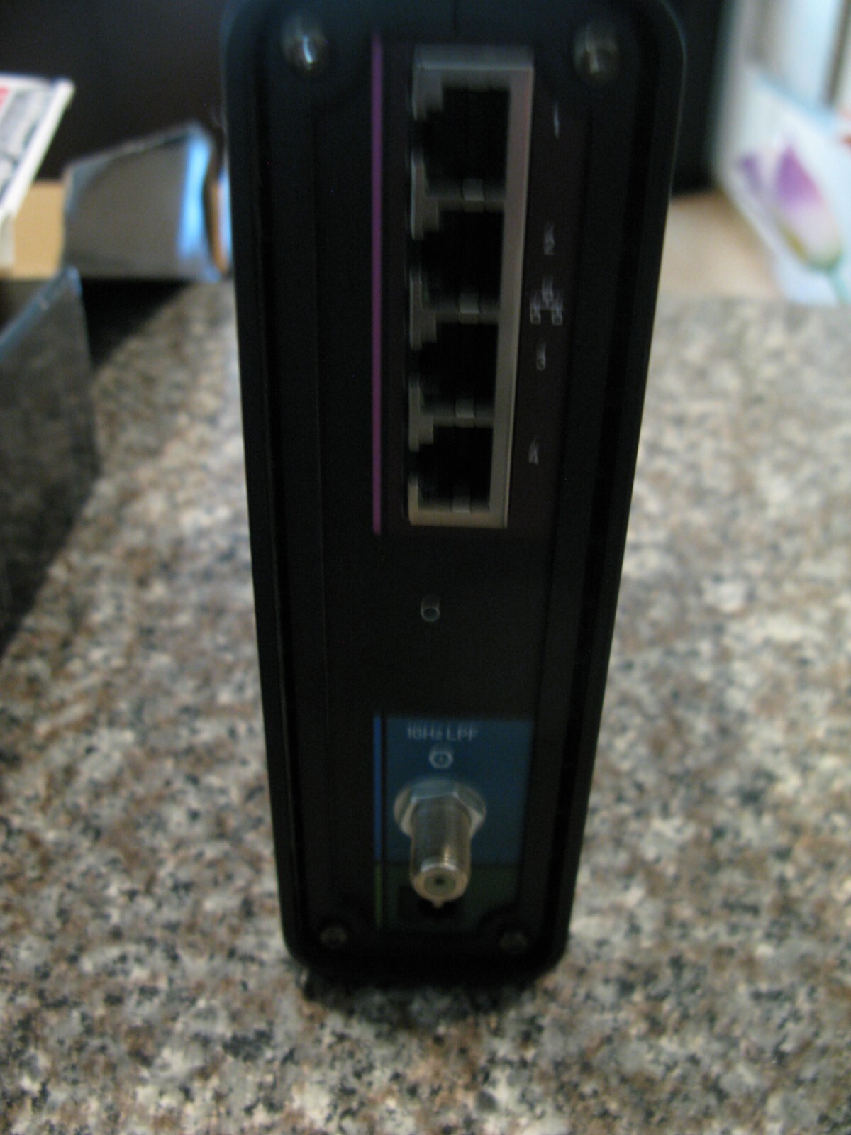 Motorola ARRIS SURFboard SBG6580 DOCSIS 3.0 Cable Modem and Wi-Fi Router N300