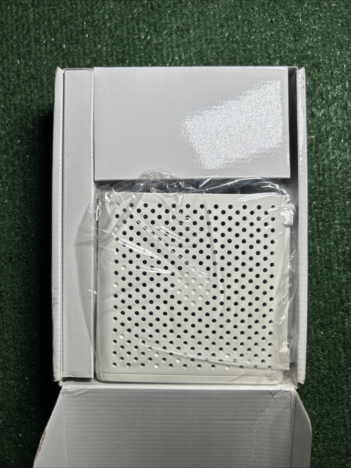 Arris SURFboard SB6183 DOCSIS 3.0 Cable Modem White NEW Open Box