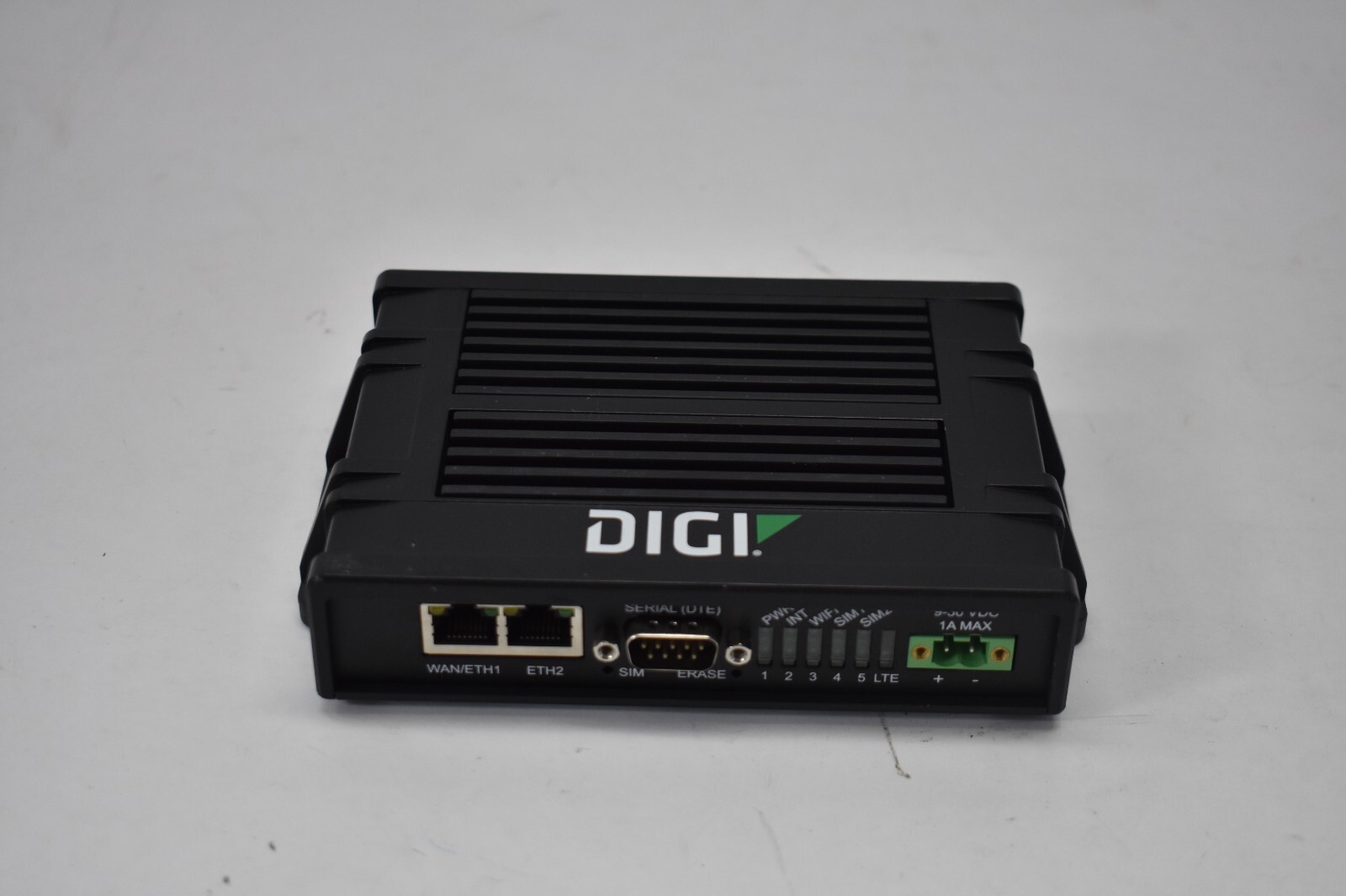 Digi iX20 4G LTE Cellular Ethernet Modem Wireless Router w SureLink 50002013-01