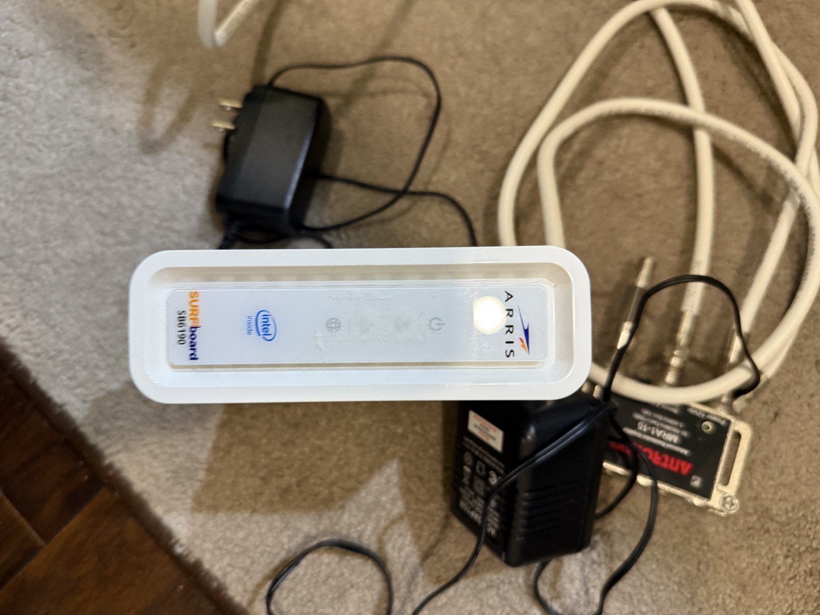 ARRIS Surfboard SB6190-RB DOCSIS 3.0 Cable Modem, Signal Amplifier