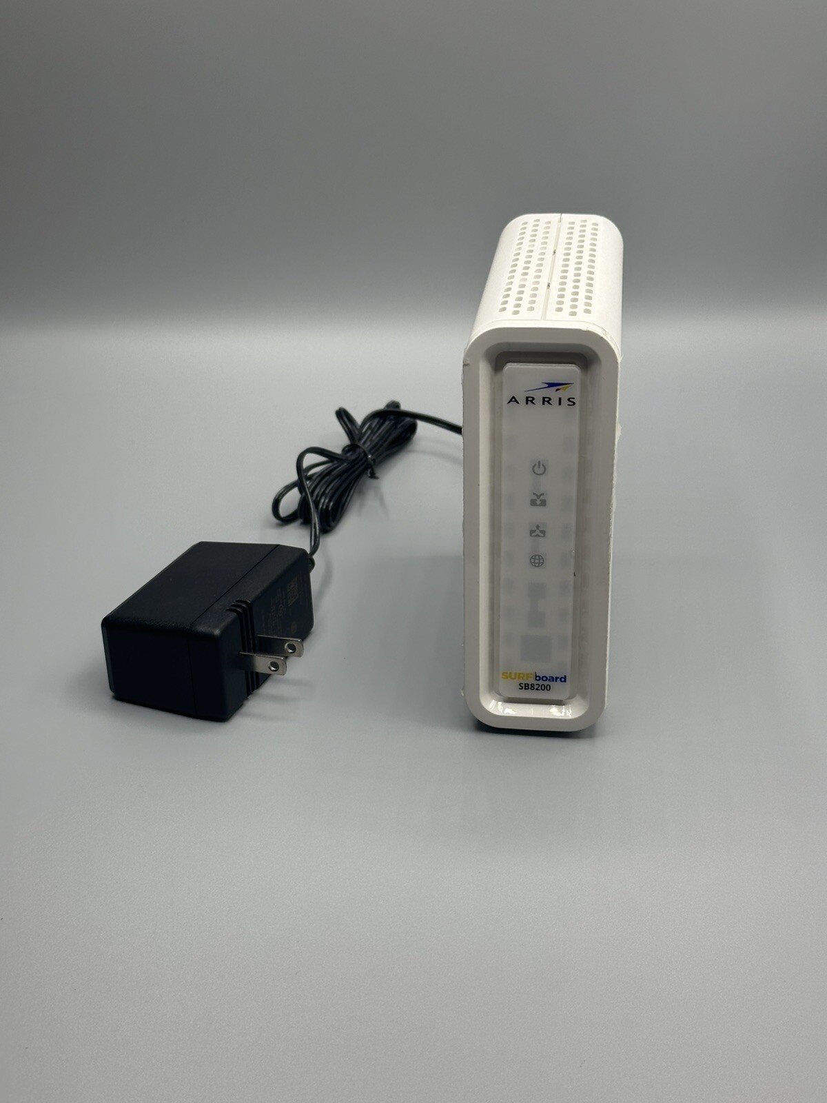 ARRIS SURFboard SB8200 DOCSIS 3.1 10 Gbps Cable Modem. Free Shipping.