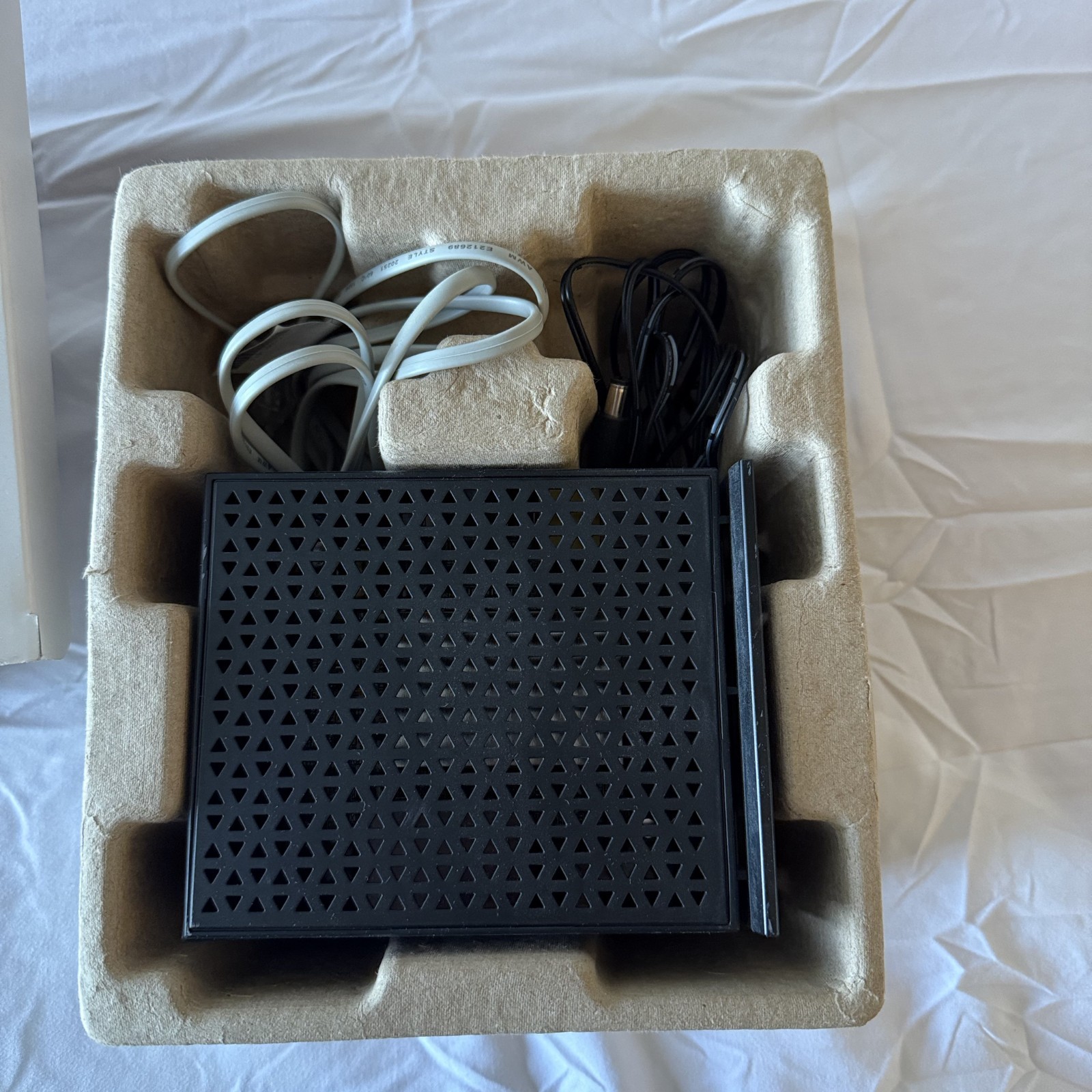 NETGEAR DM200 Broadband High-Speed DSL Modem COMPLETE IN BOX!