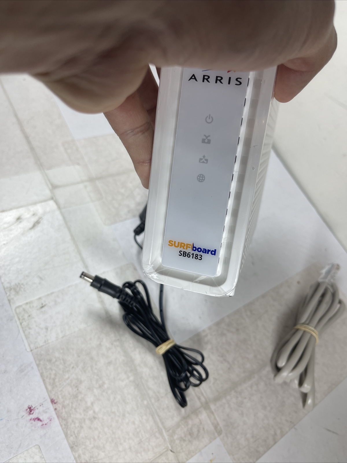 ARRIS SURFboard 16 x 4 DOCSIS 3.0 Wi-Fi Cable Modem, Model SB6183 NEW – Z474