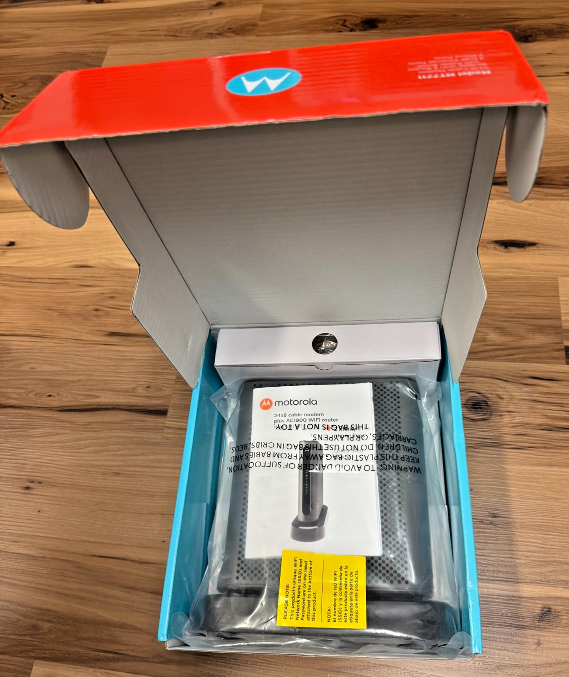 Motorola 24×8 MT7711 Cable Modem and AC1900 Dual Band Wi-Fi Router 2 Phone Lines