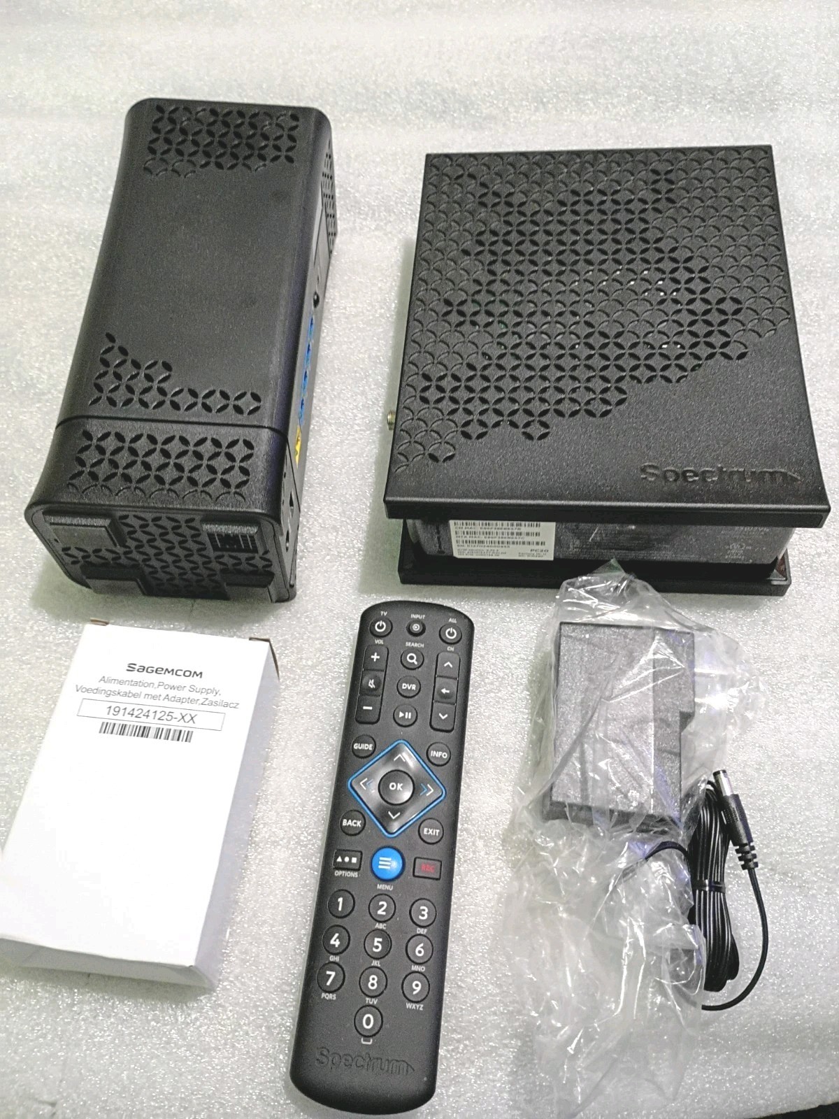 Spectrum DOCSIS 3.1 2.5G eMTA Cable Modem Router + Pack Fast 5280 + Remote Contr