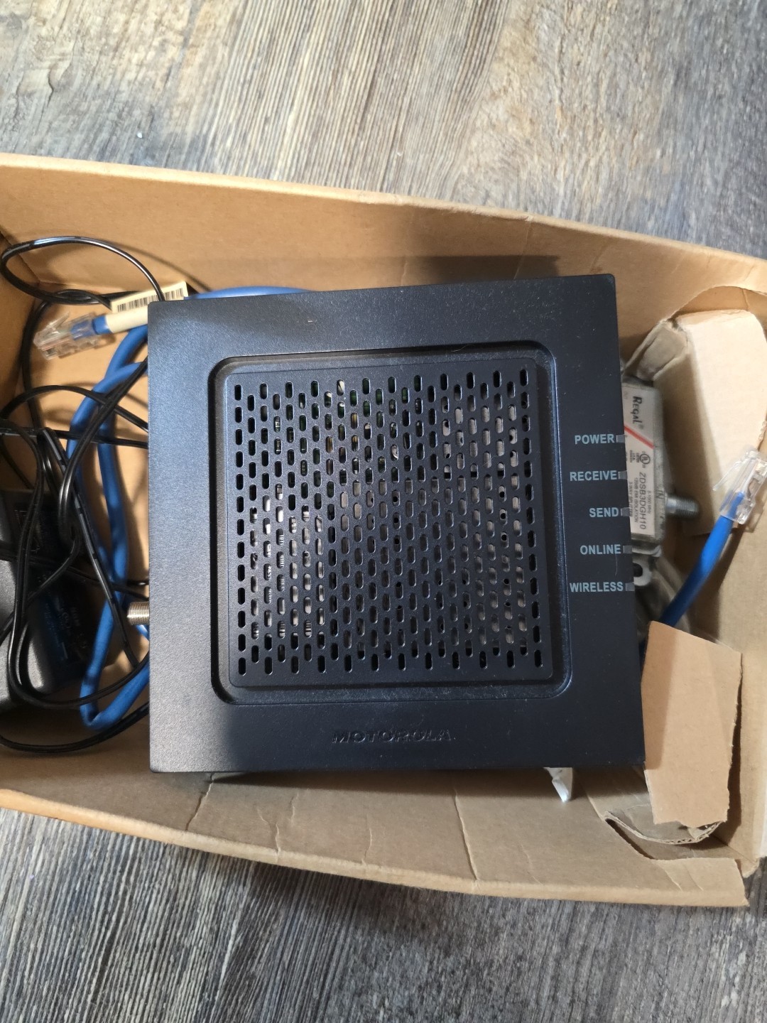 Motorola SBG901 SURFboard Wireless Gateway Cable Modem