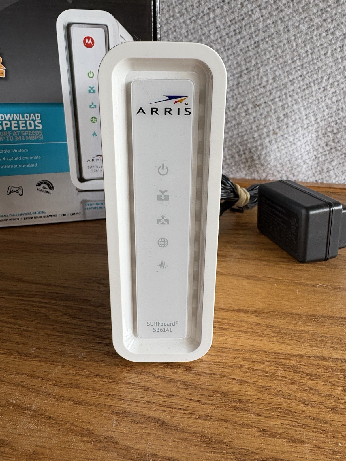 Motorola (ARRIS) SURFboard SB6141 Docsis 3.0 Cable Modem