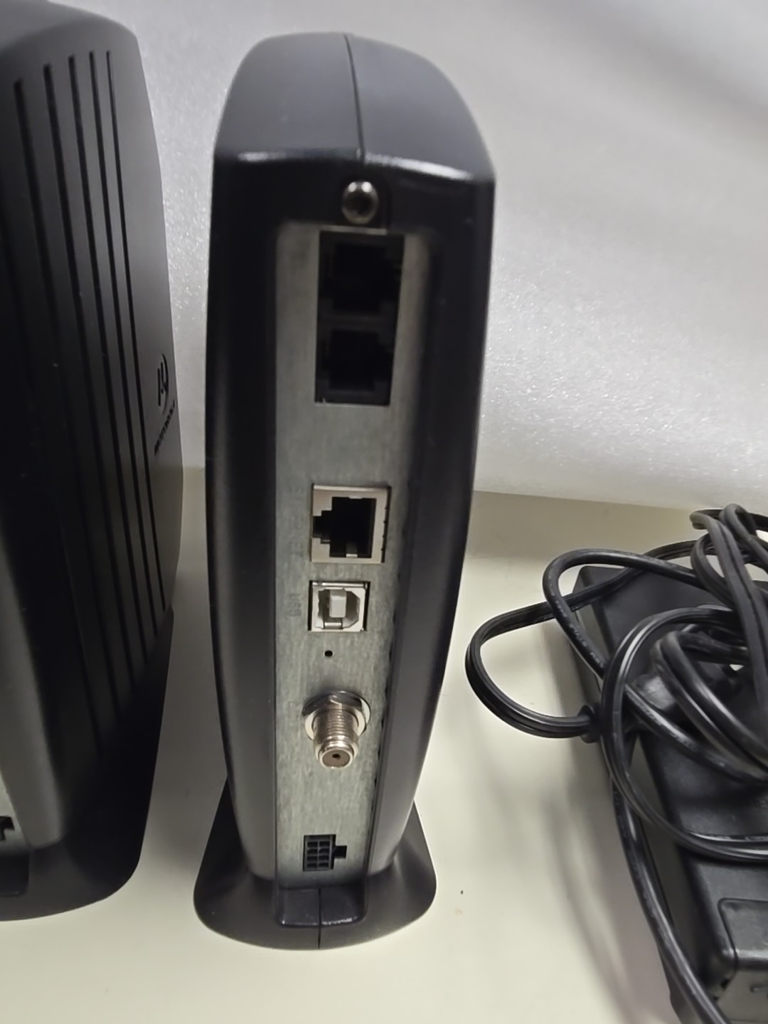 Motorola SURFboard SB5120 Cable Modem w/ AC adapter