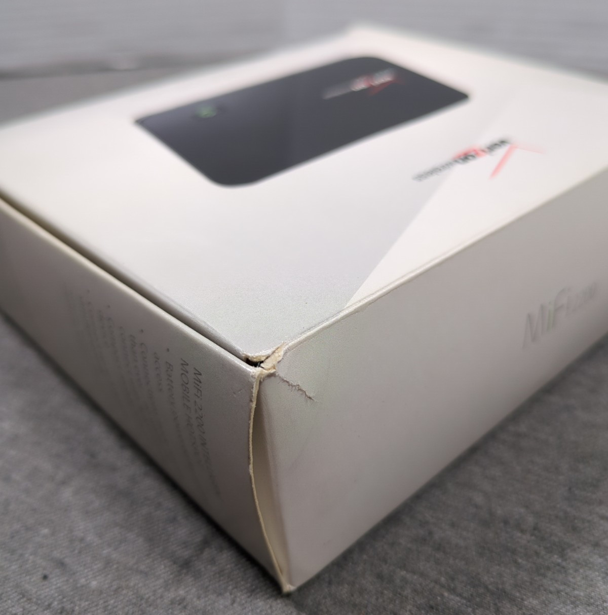 Verizon Wireless MiFi 2200 3G WiFi Hotspot Charger & Case Included Needs battery