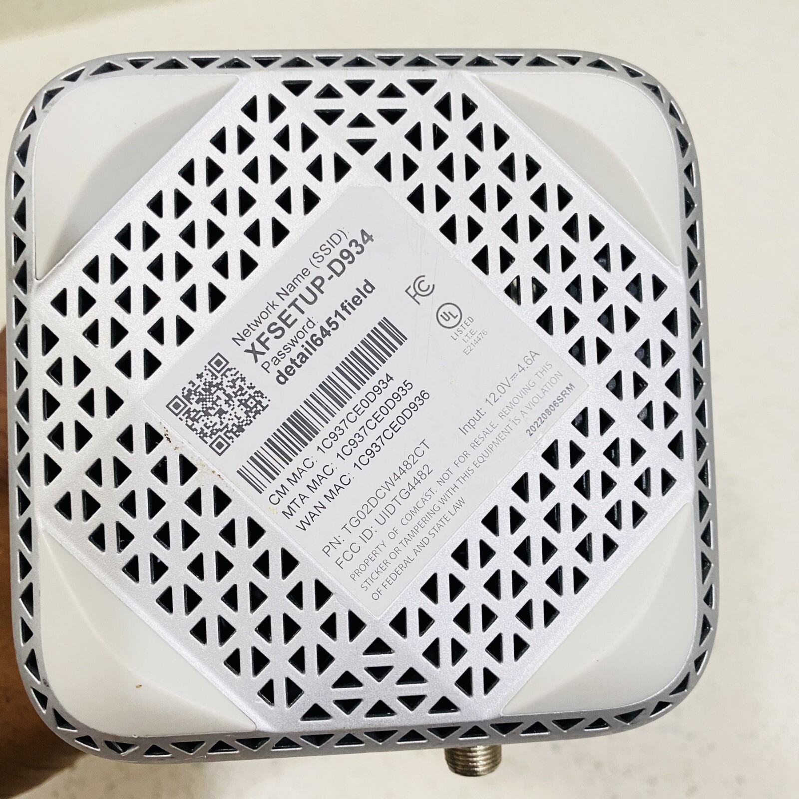 Comcast XFinity XB7-CM GIGABIT 4-Port Modem Router Powers On Untested Read..