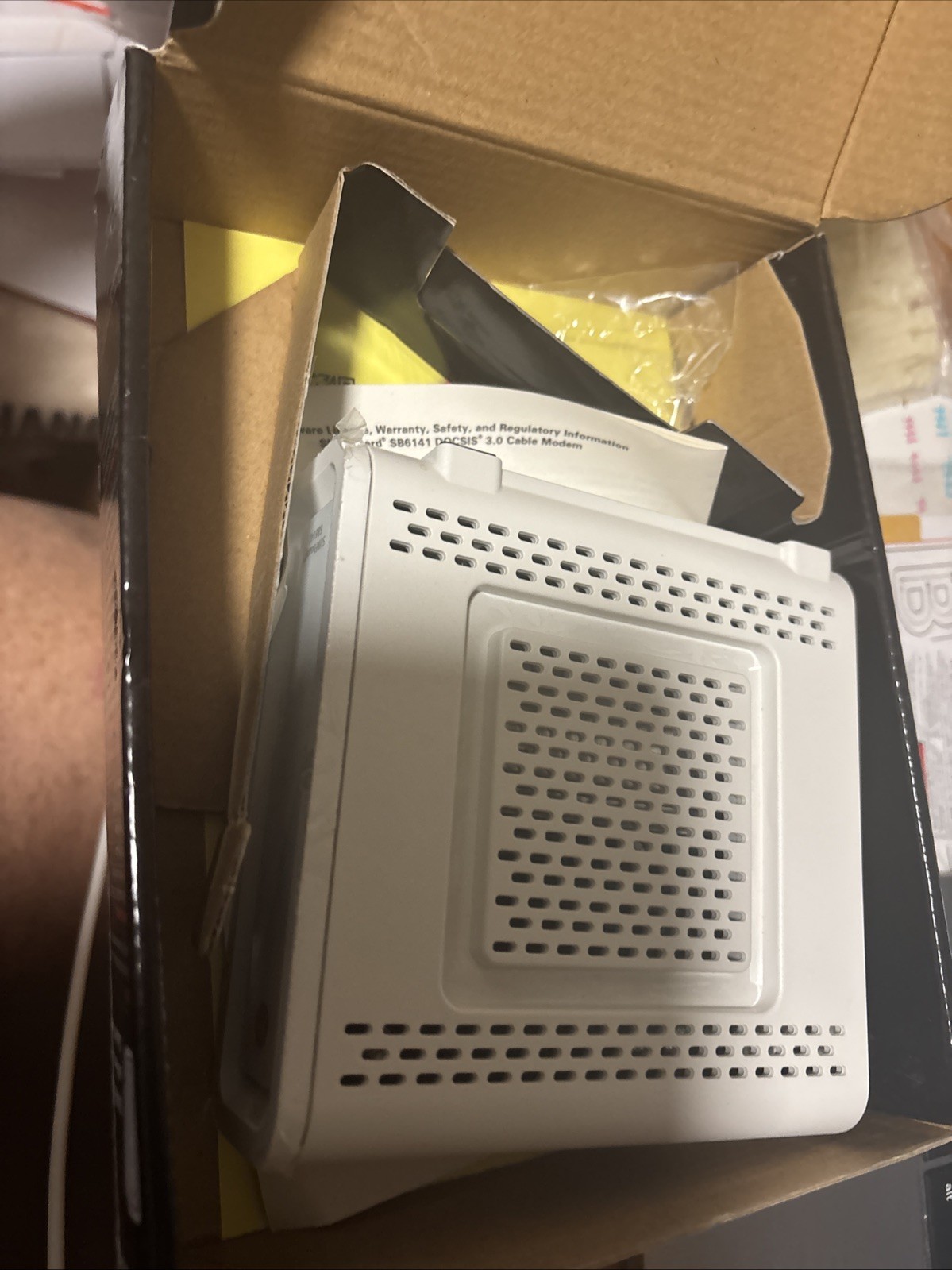 Motorola Arris Surfboard Modem SB6141 White DOCSIS 3.0 400 Series 581902-022-00