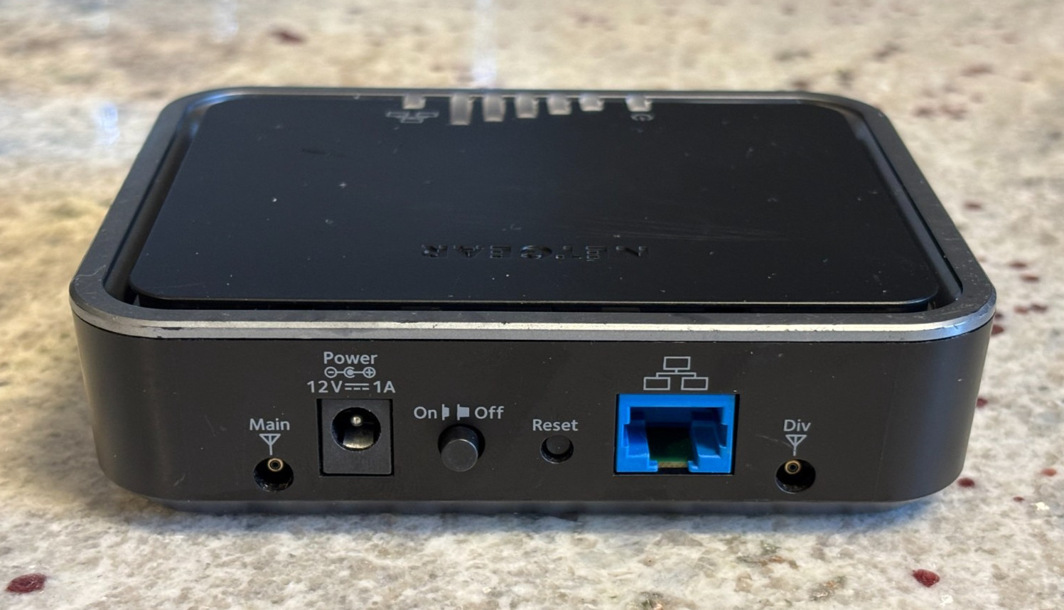 NETGEAR LB1120 4G LTE Unlocked Modem 150 Mbps 1x RJ-45 SIM Slot