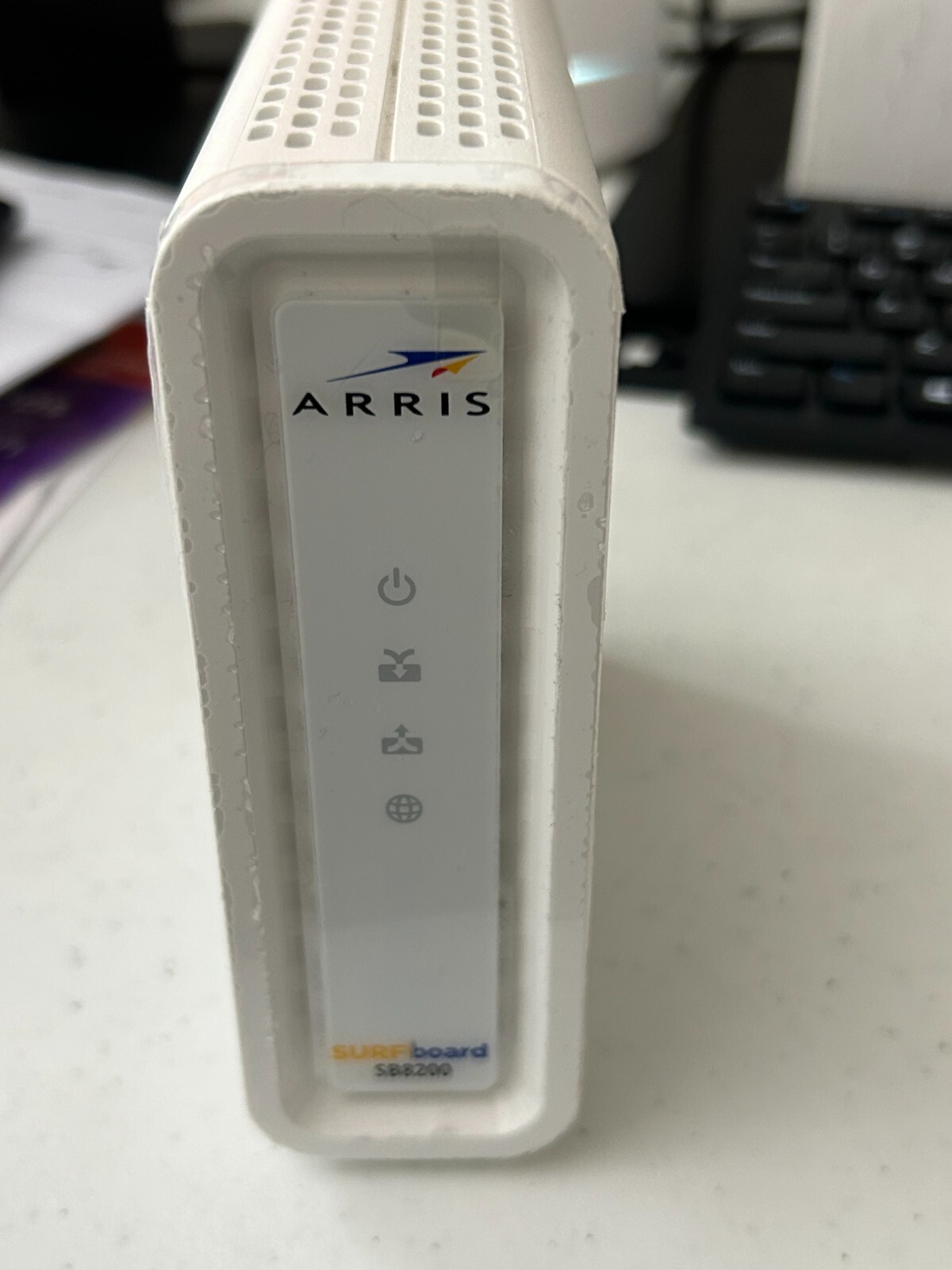 USED ARRIS SB8200 – cable modem — great condition