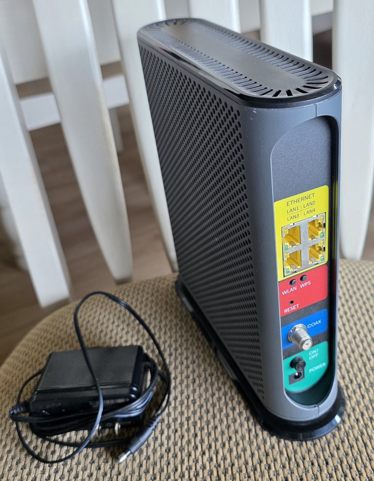 Motorola MG7540 16×4 Black Cable Modem WiFi Router